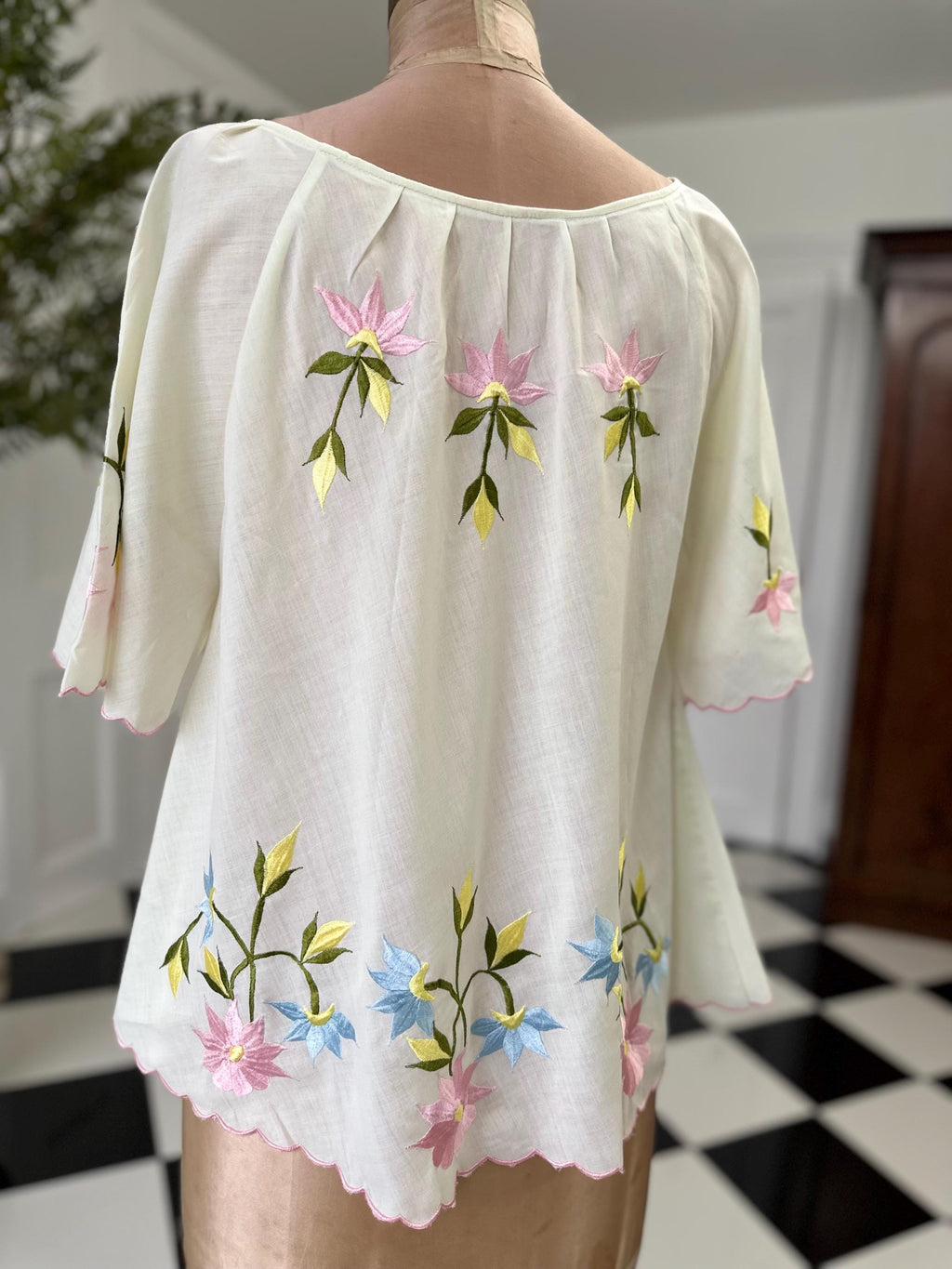 Vintage Floral embroidery Cream Blouse with Short Sleeves