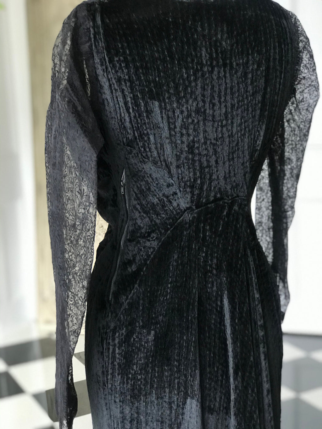 1940s dress in silk velvet and organdie velvet sleeves