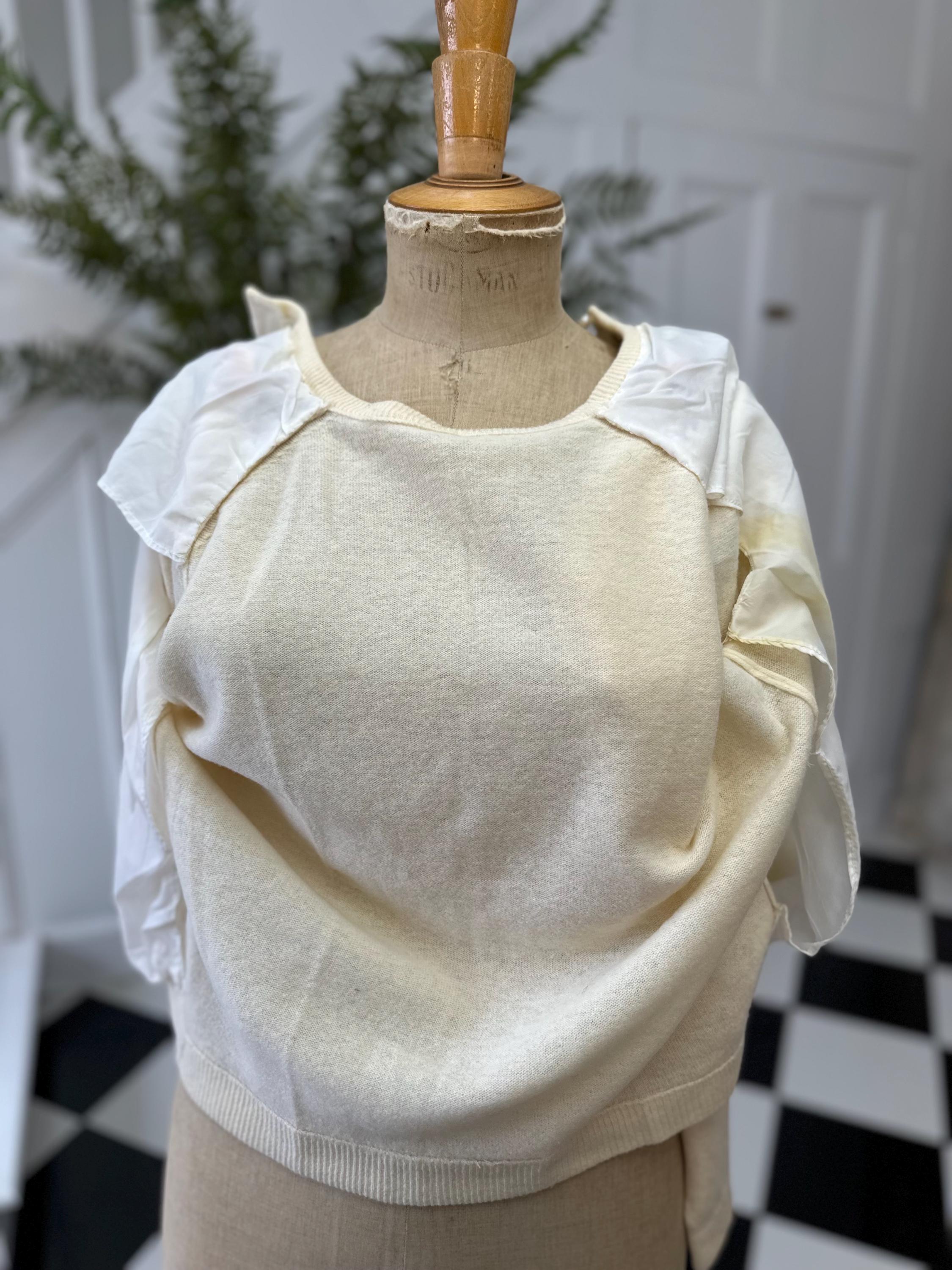 1950s Cream wool embroidery and pearl details