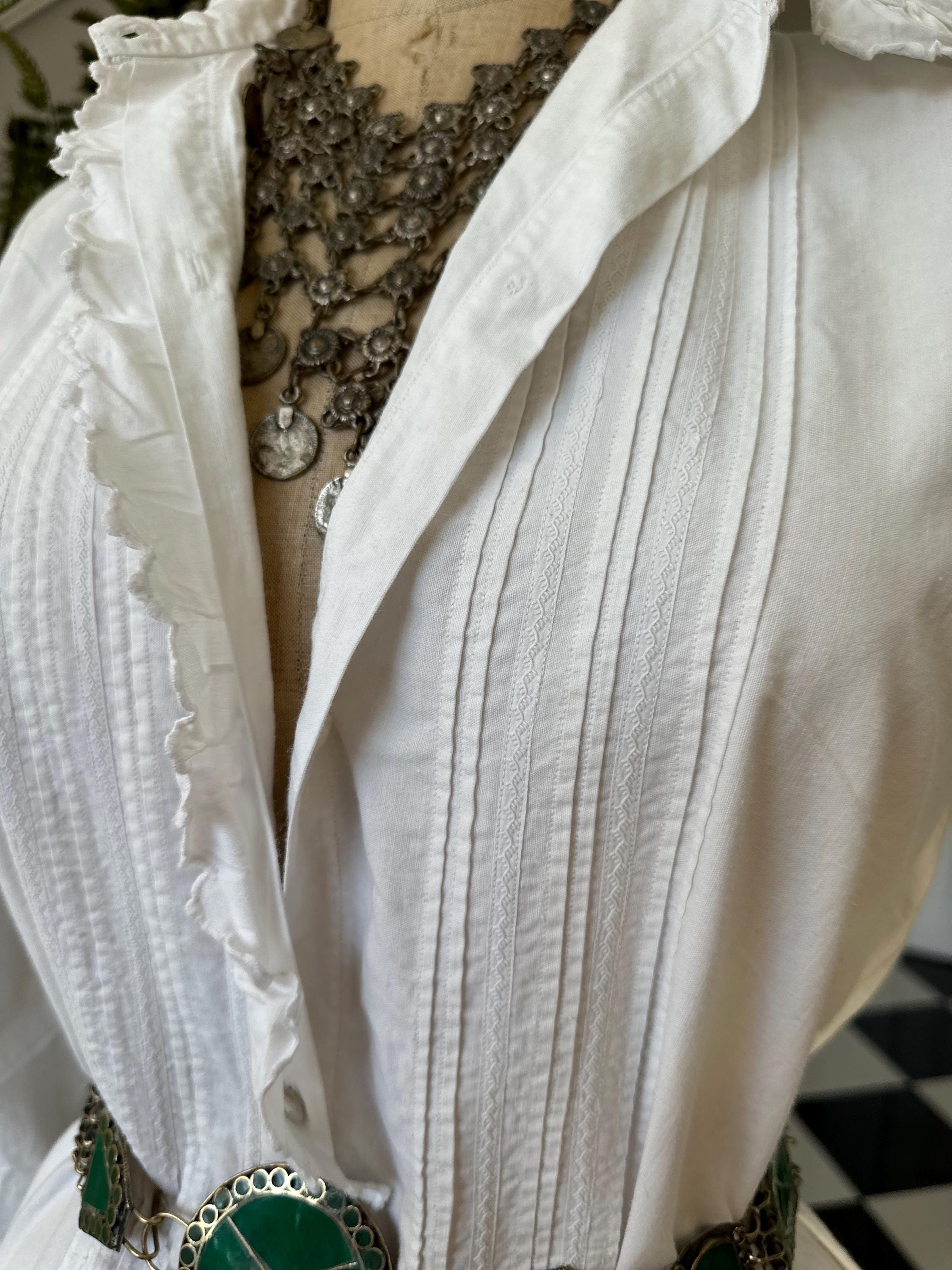 Victorian Edwardian long night shirt dress with large collar and monogram of MG
