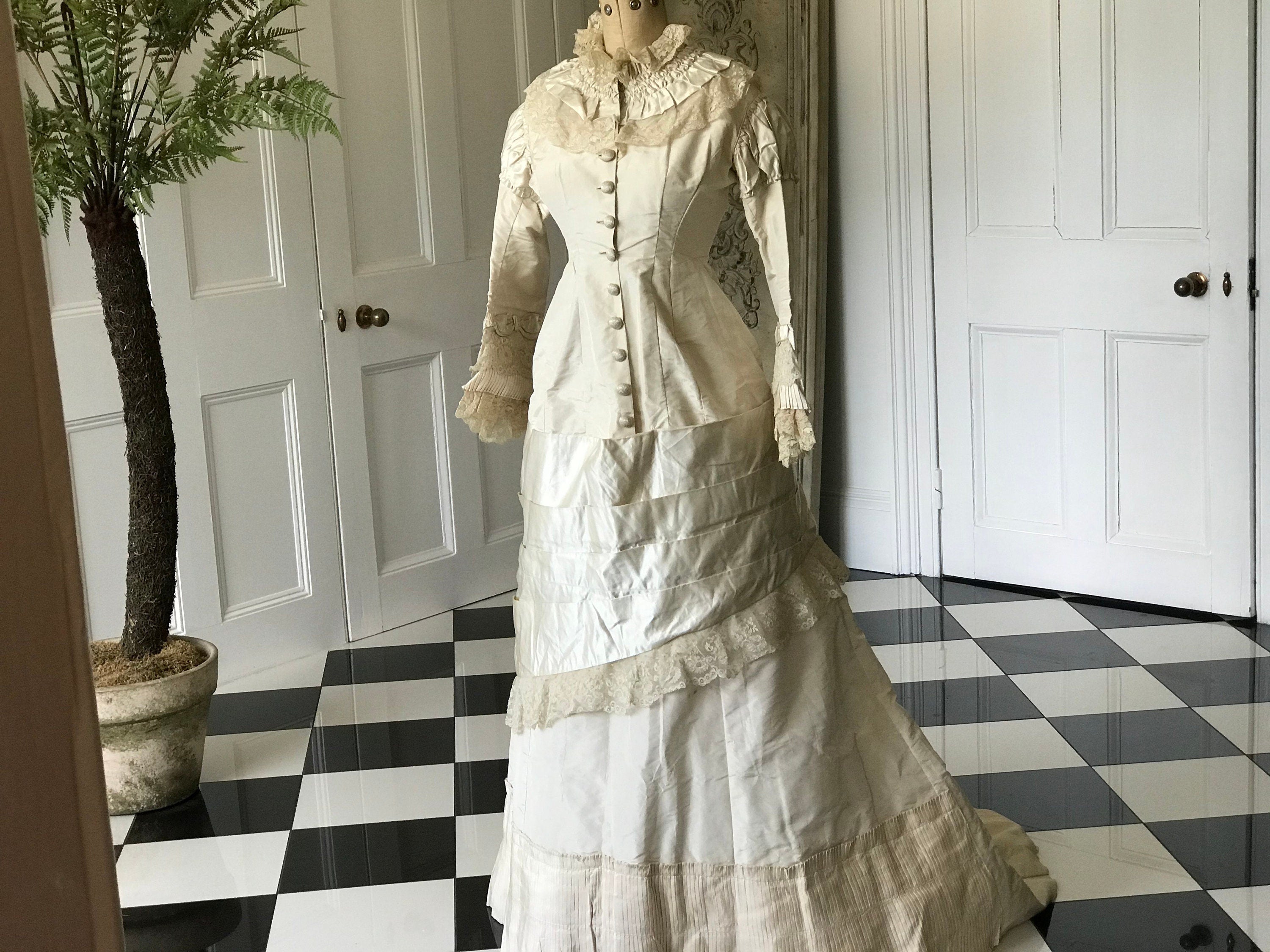 Museum worthy Antique 1880s silk wedding dress  in excellent condition historical costume