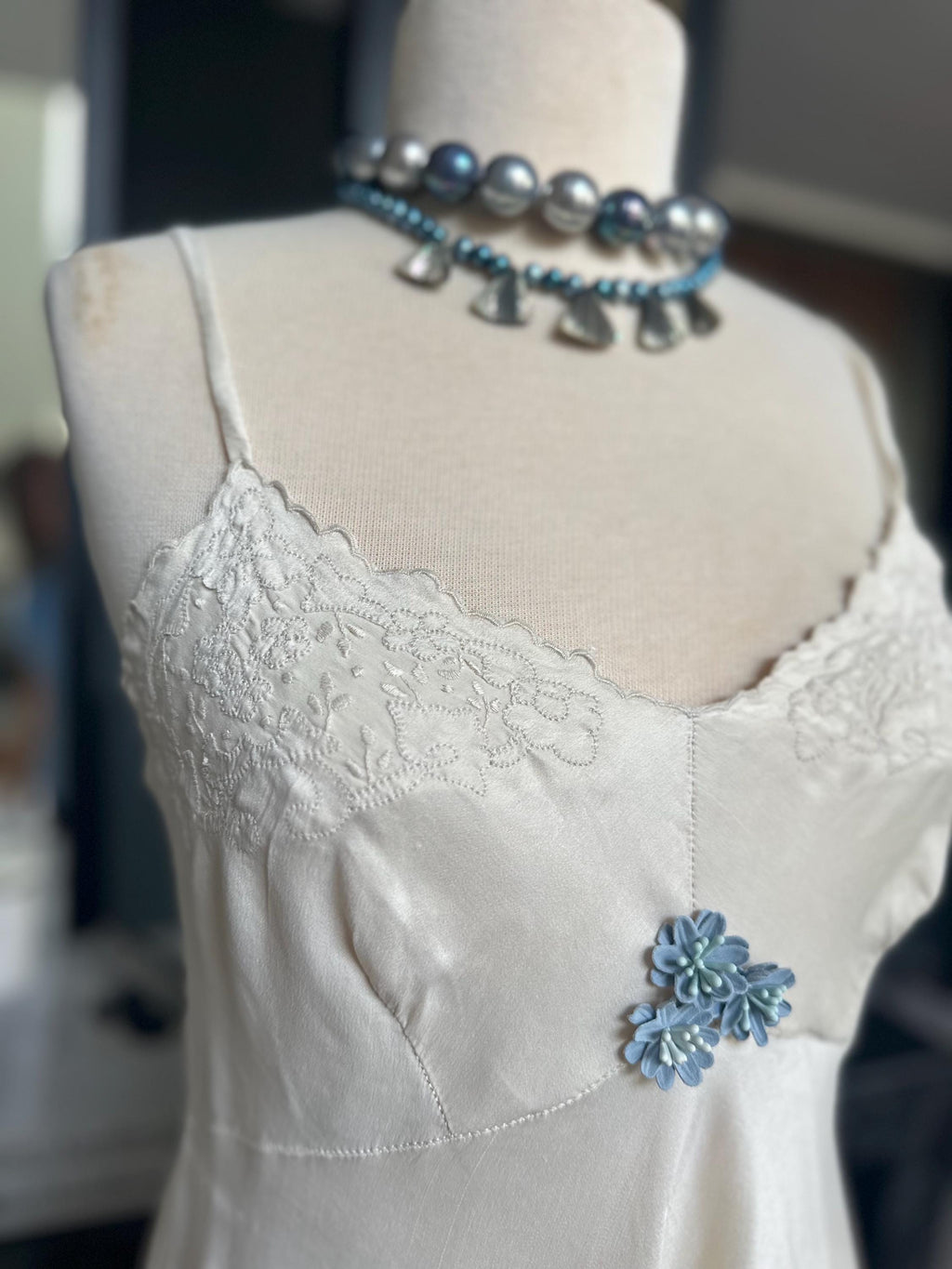 Vintage Silk Slip Dress - Embroidered Ivory silk  Nightgown - 1930s 1940s