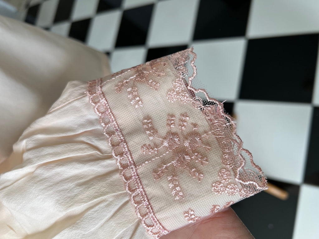 Vintage silk blouse from 1980s in light pink and lace