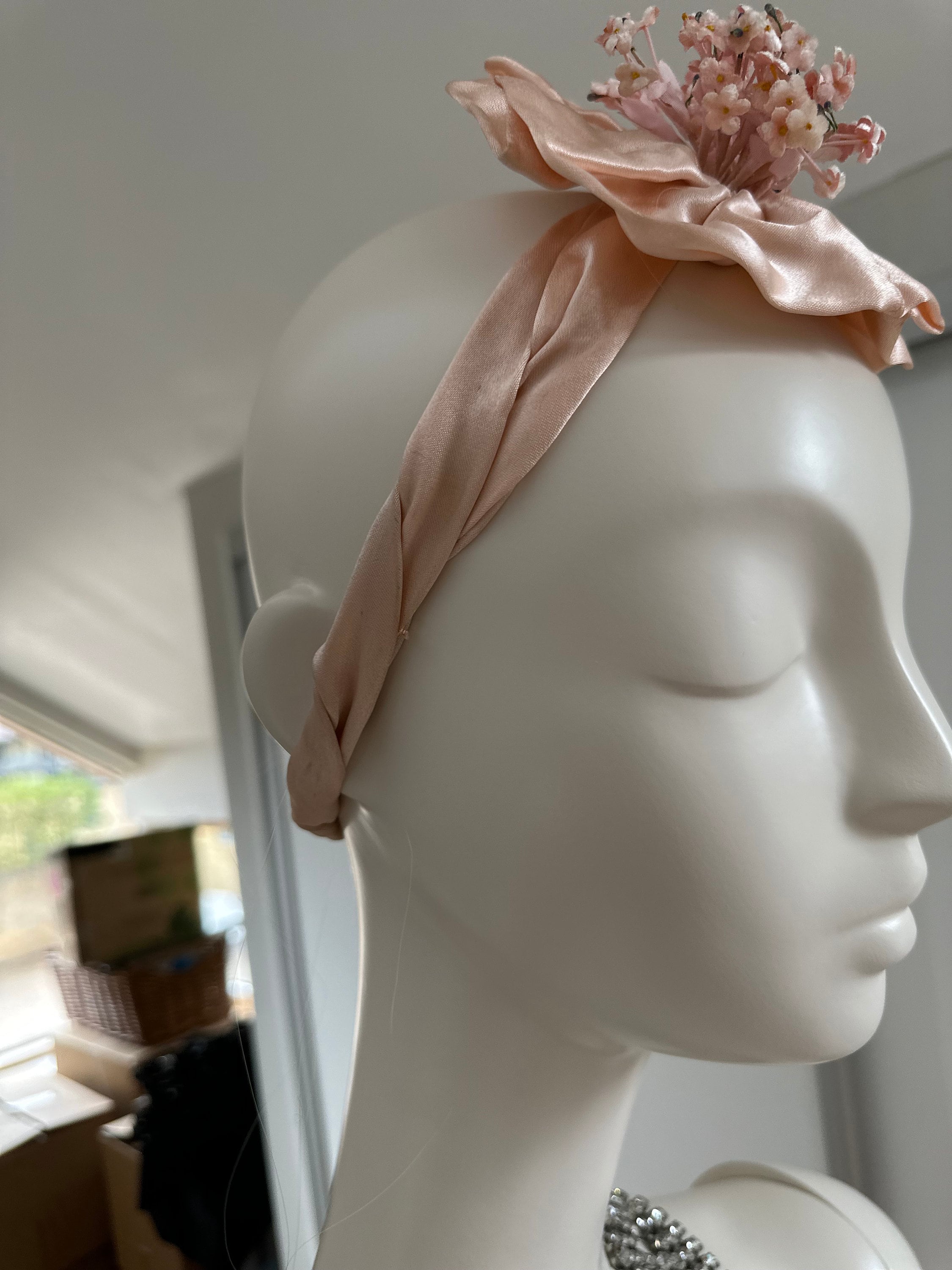 Vintage 1930s pink satin head band fasinator with tiny velvet flowers