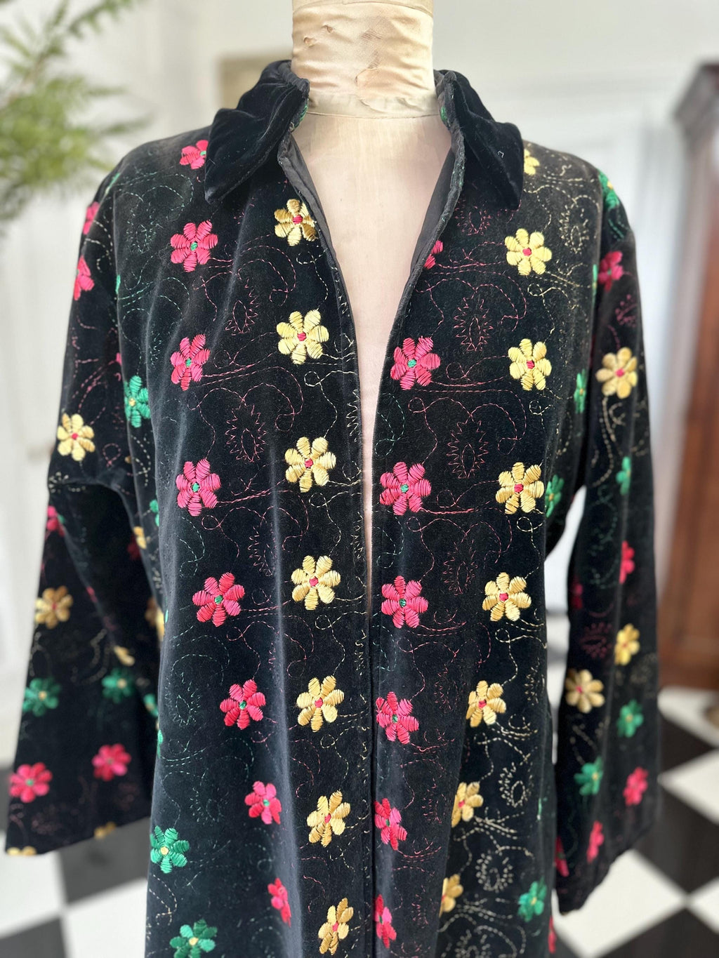 1950s black velvet kimono  house coat with silk embroidery coat