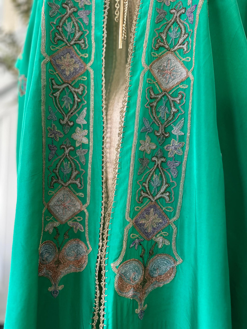 Antique Ottoman Silk Kaftan: 19th Century Emerald Green Embroidered Robe