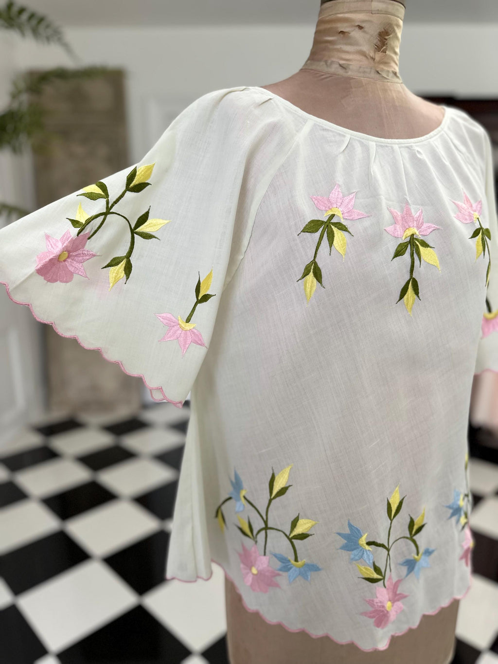 Vintage Floral embroidery Cream Blouse with Short Sleeves