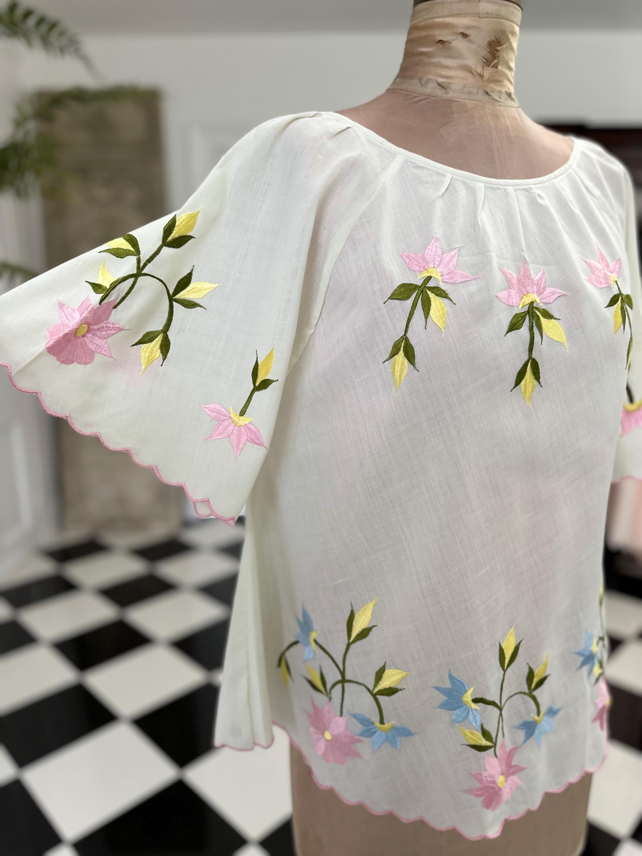 Vintage Floral embroidery Cream Blouse with Short Sleeves
