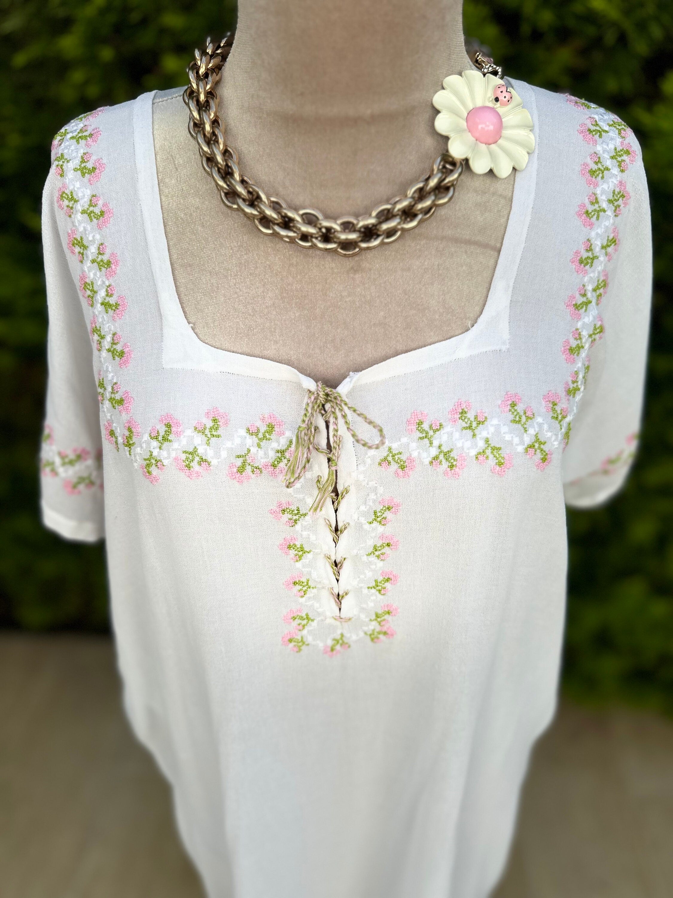 1940 white georgette hand embroidery long smock dress