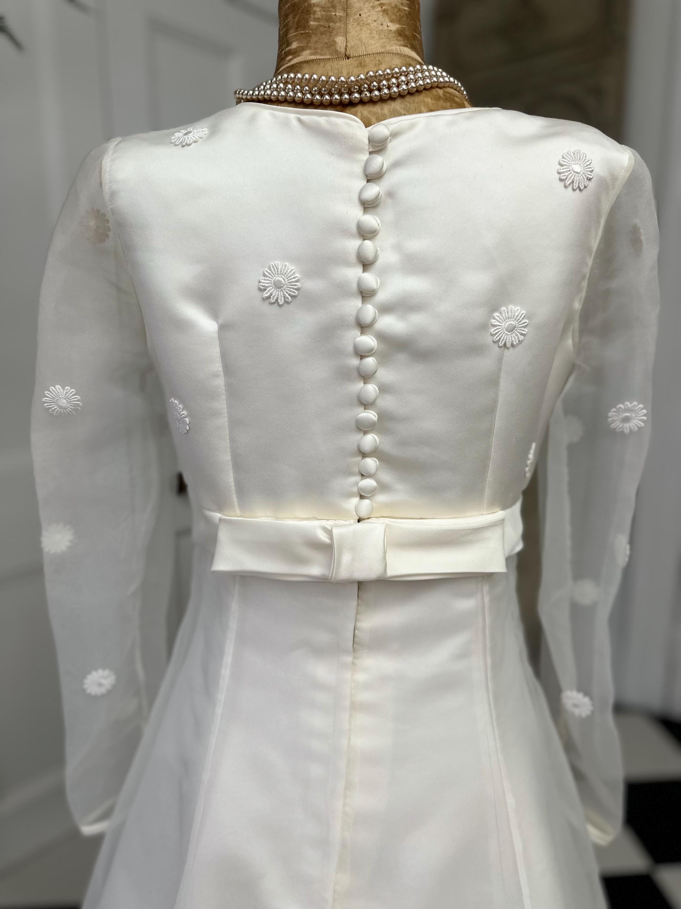 Cream Vintage 1970s Satin Wedding Dress with Organdy Overlay and pretty Daisy flowers