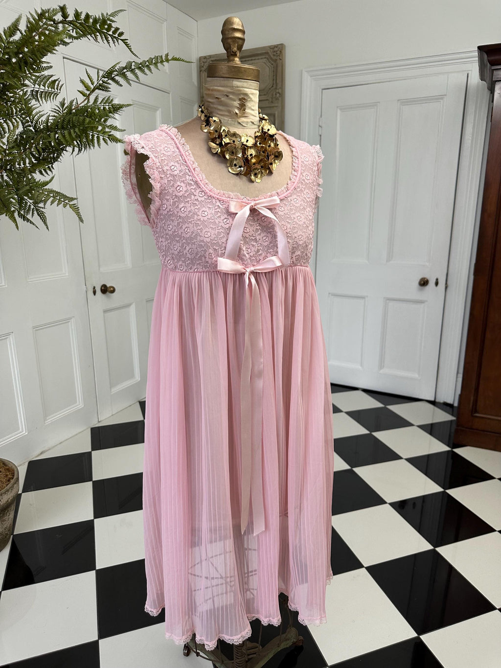 Vintage baby doll lace slip 1970s