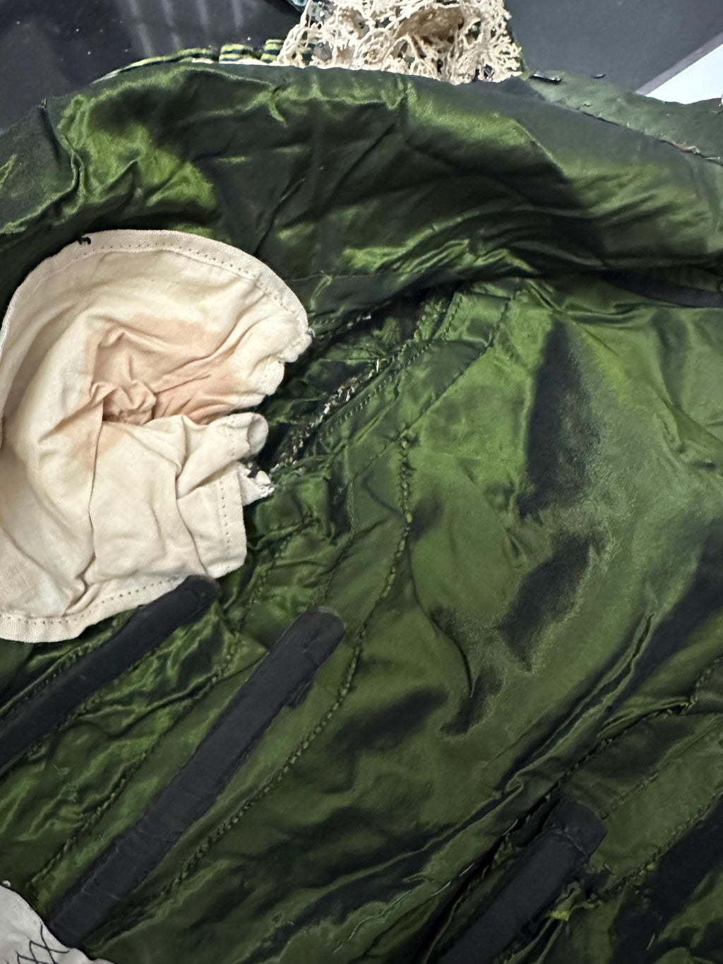 Antique Green Silk Velvet Bodice - 1890s Lace High Collar