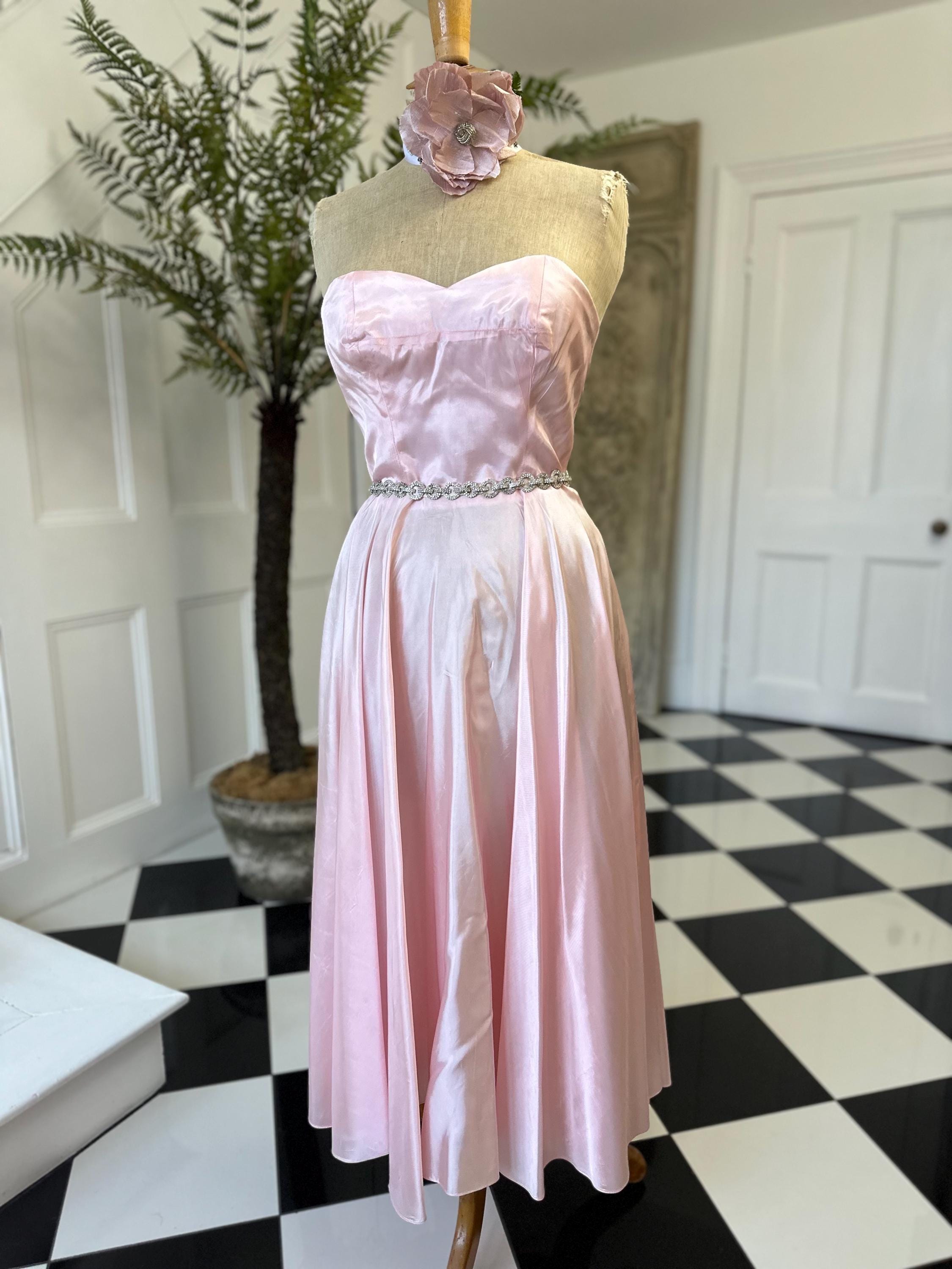 Vintage 1940s pink silk taffeta strapless dress