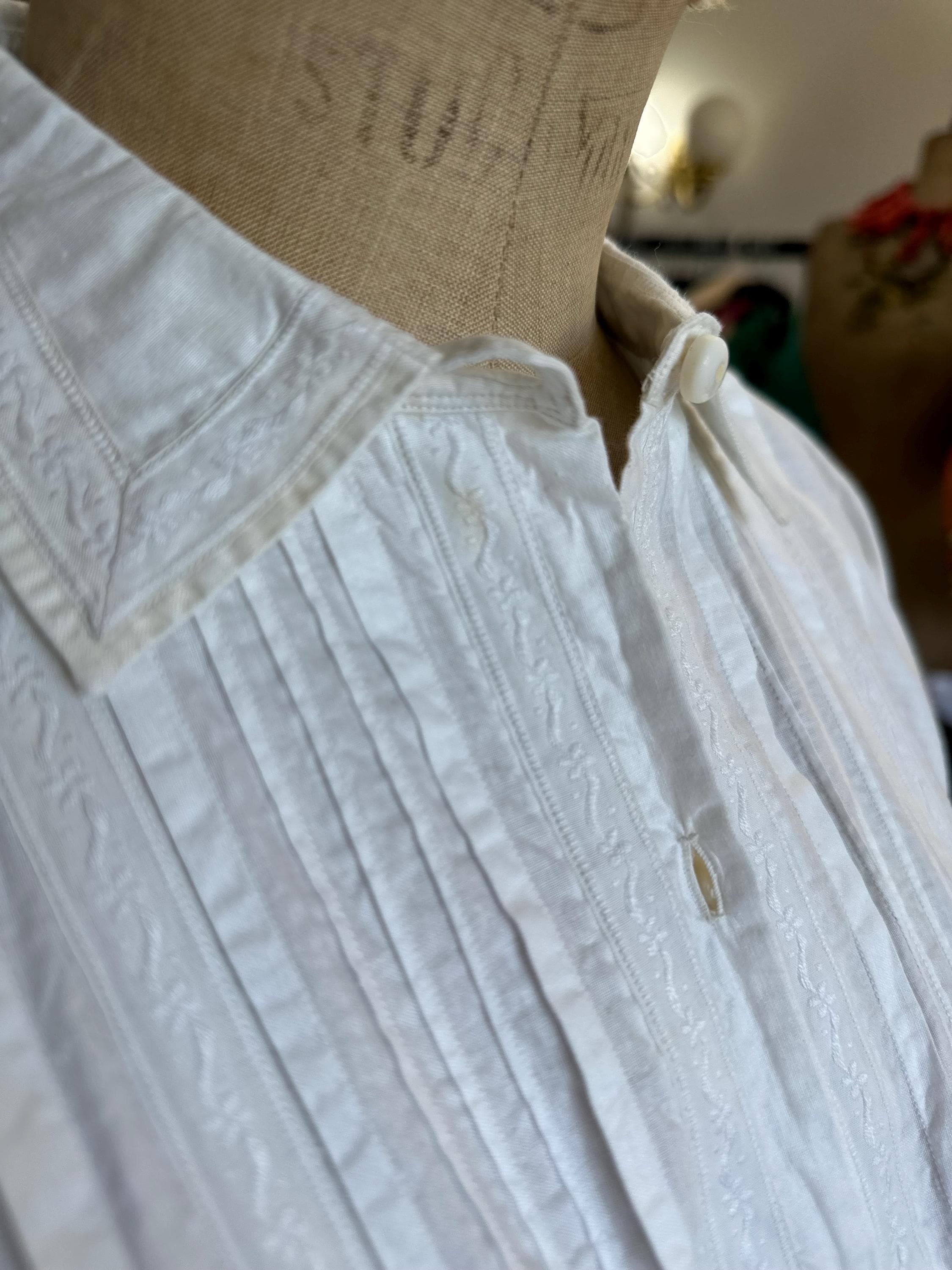 Victorian white long nightgown with long sleeve in smock style
