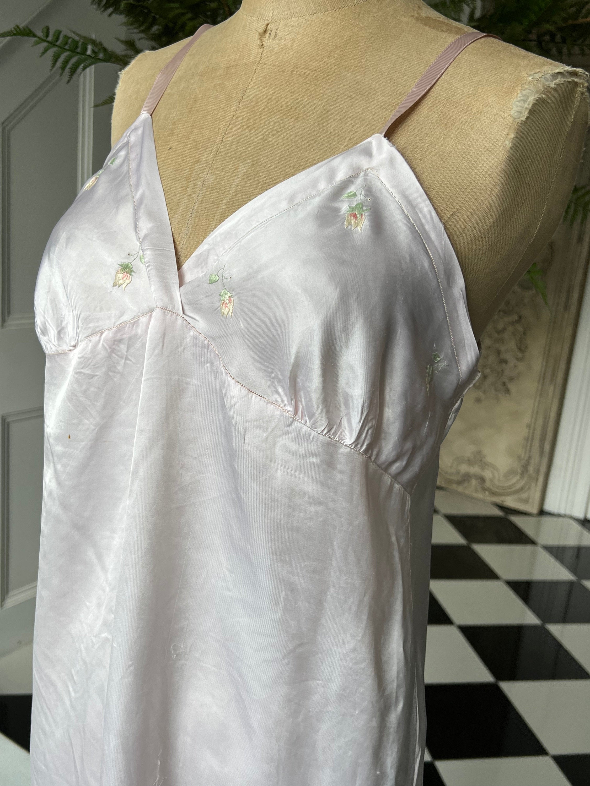 Vintage 1940 1950 pale lilac silky satin slip dress lingerie