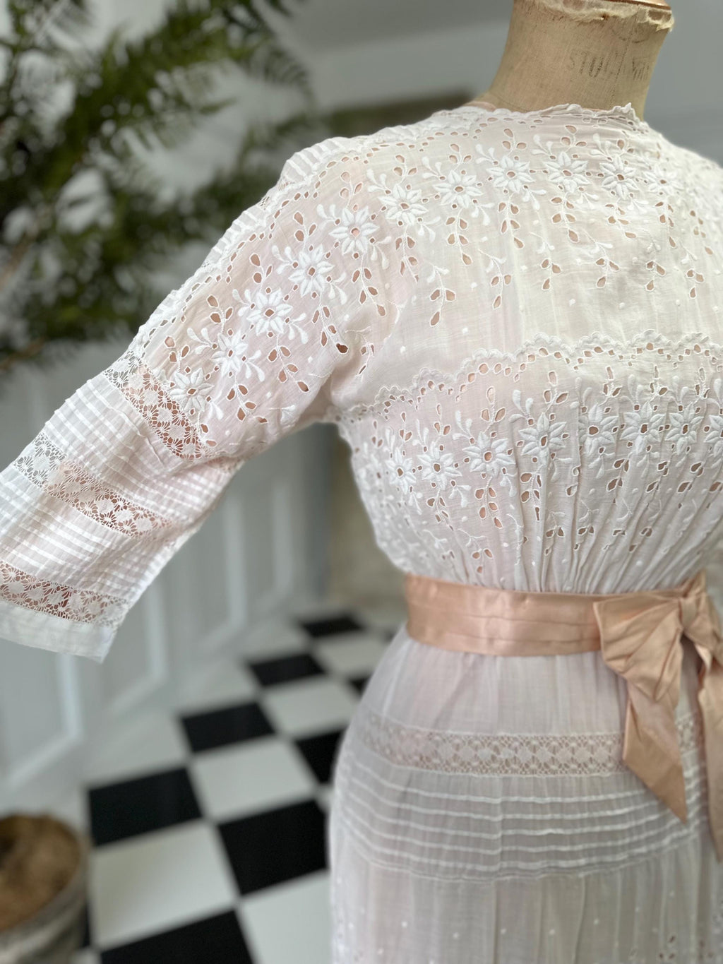 Antique 1900s white lace cotton tea dress