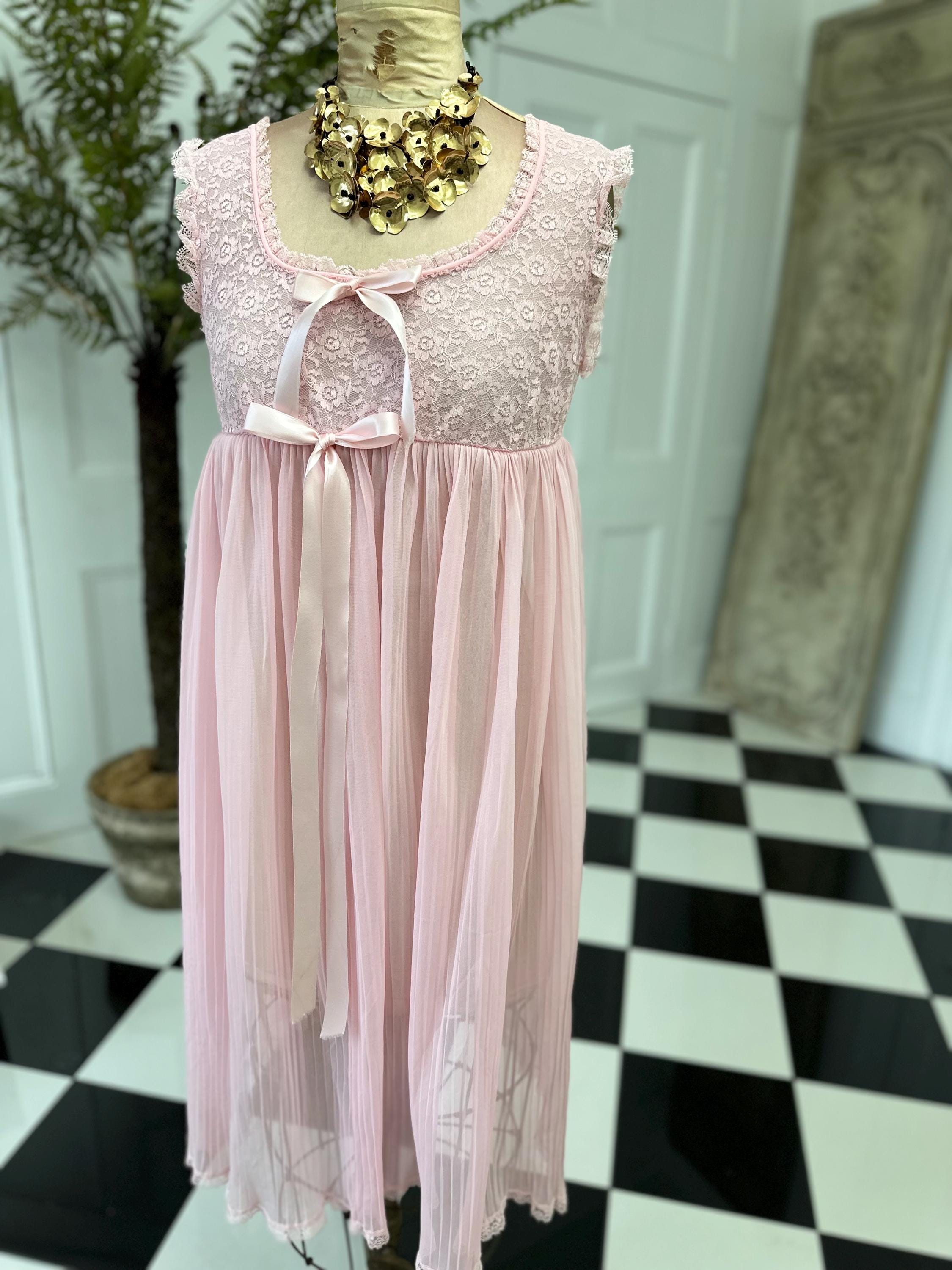 Vintage baby doll lace slip 1970s