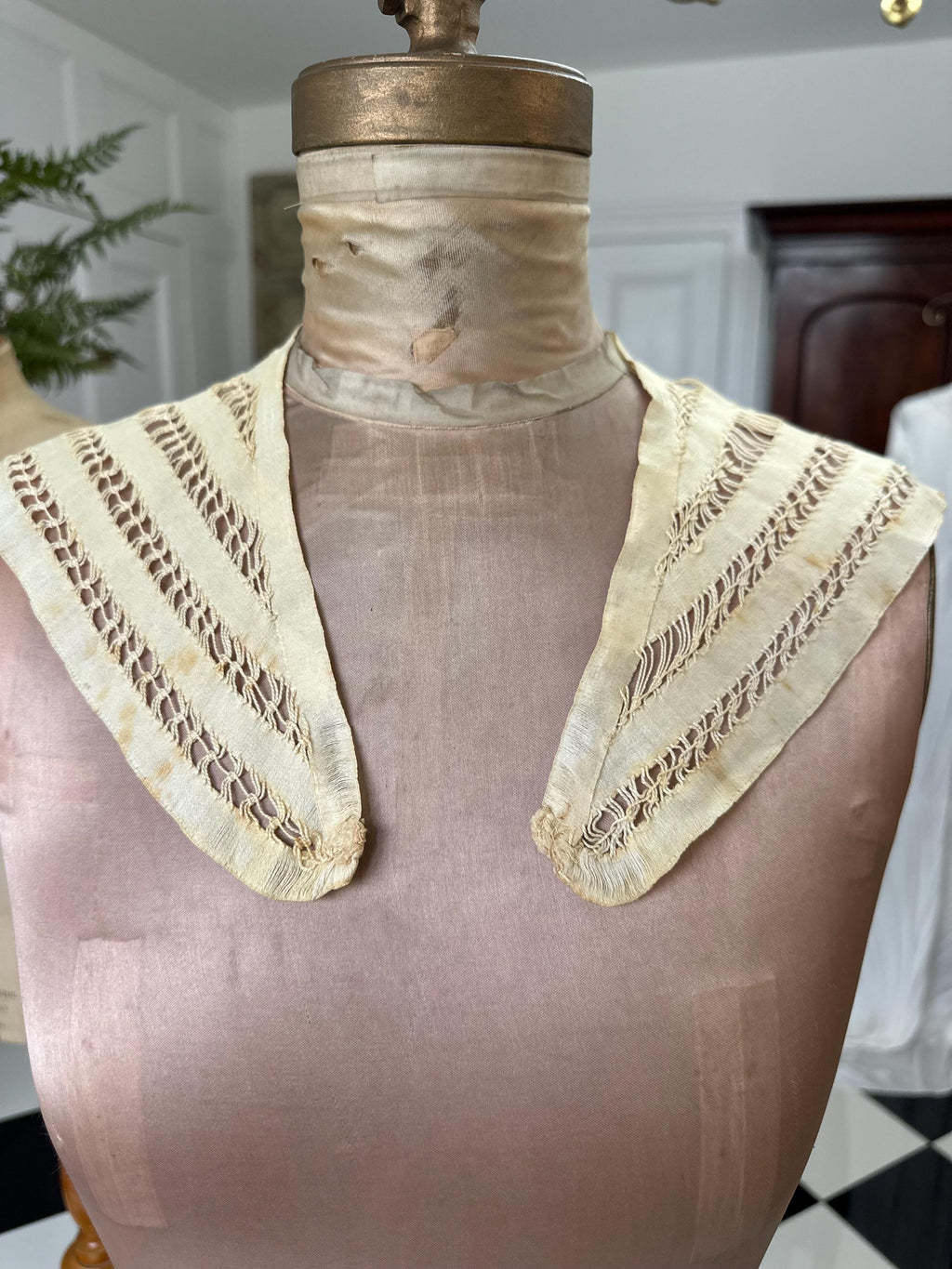 1910s Antique cream silk large collar hand made