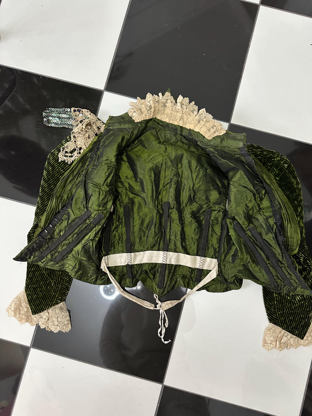 Antique Green Silk Velvet Bodice - 1890s Lace High Collar