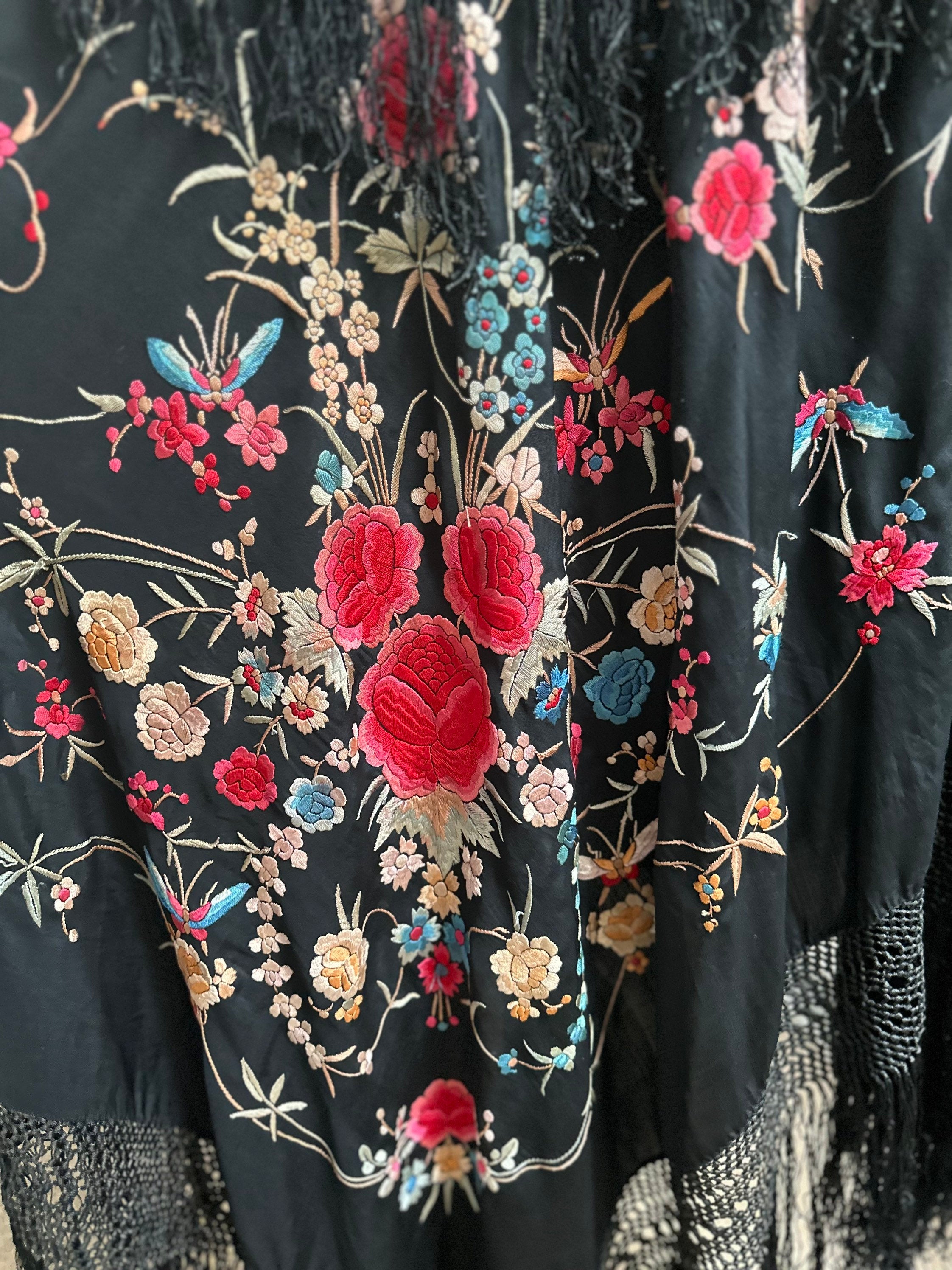 1920s piano silk shawl Manila manton shawl