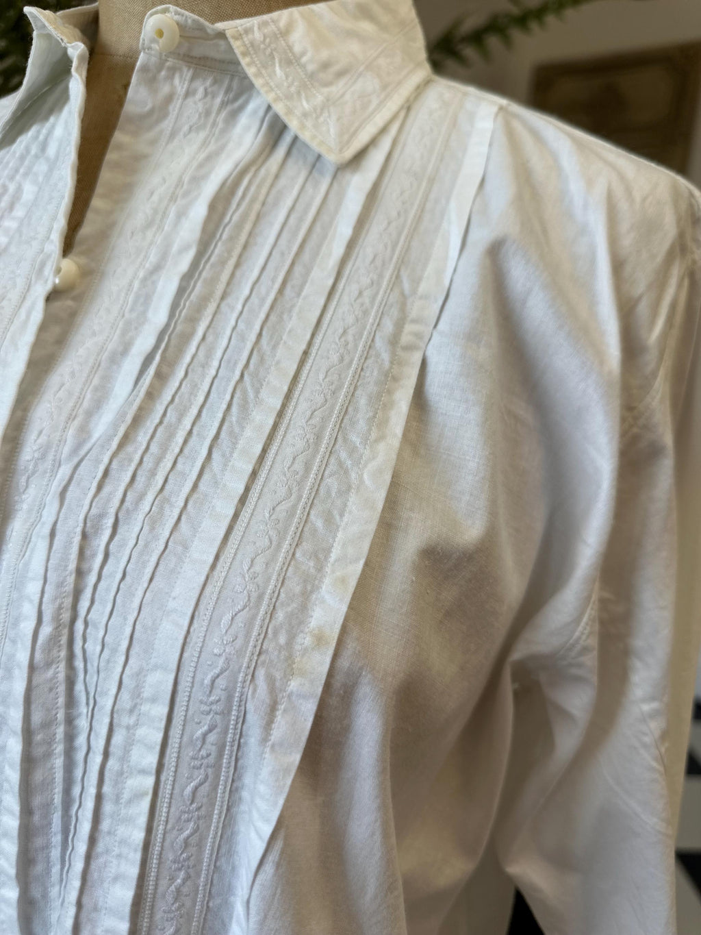 Victorian white long nightgown with long sleeve in smock style