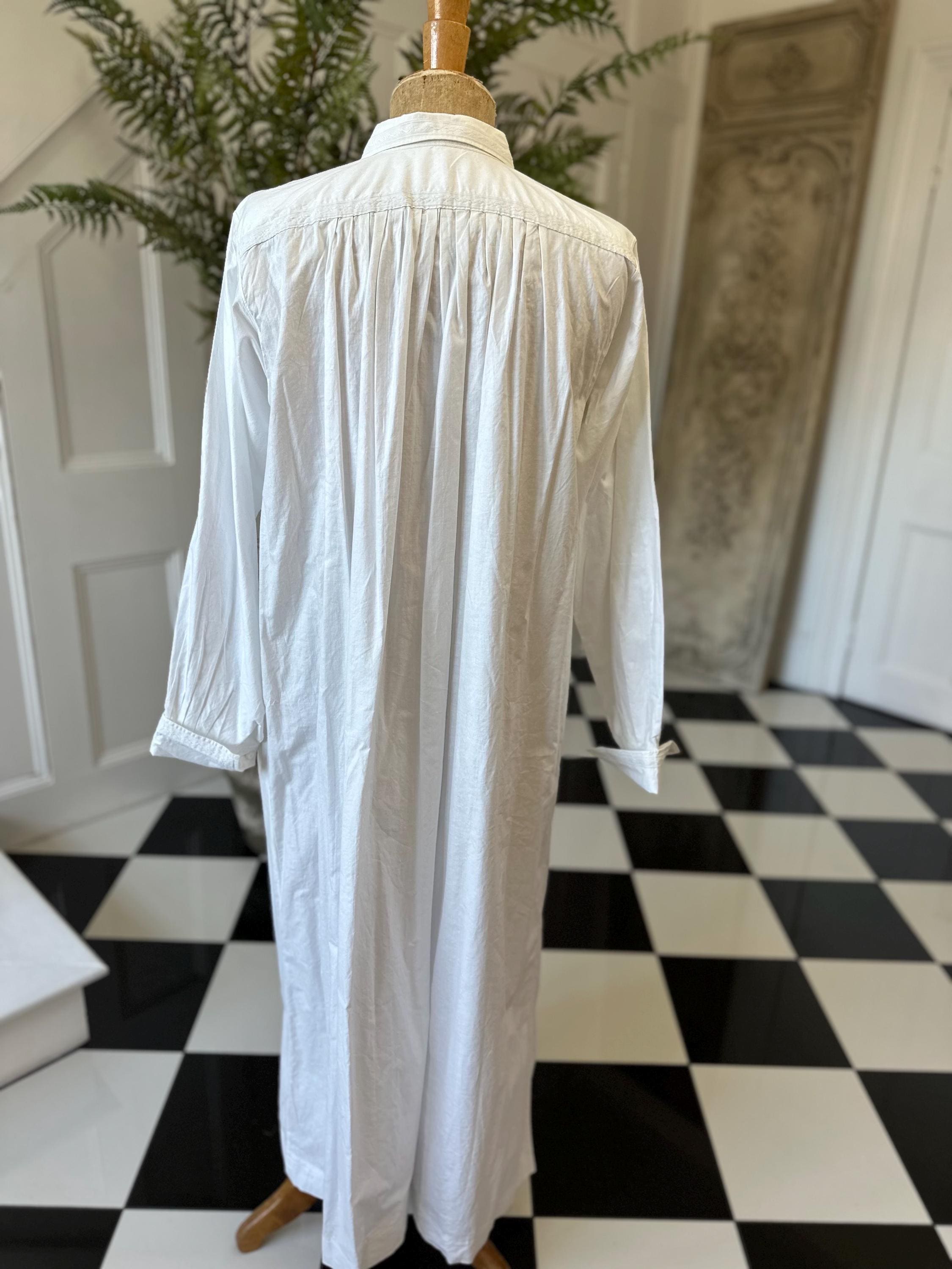 Victorian white long nightgown with long sleeve in smock style