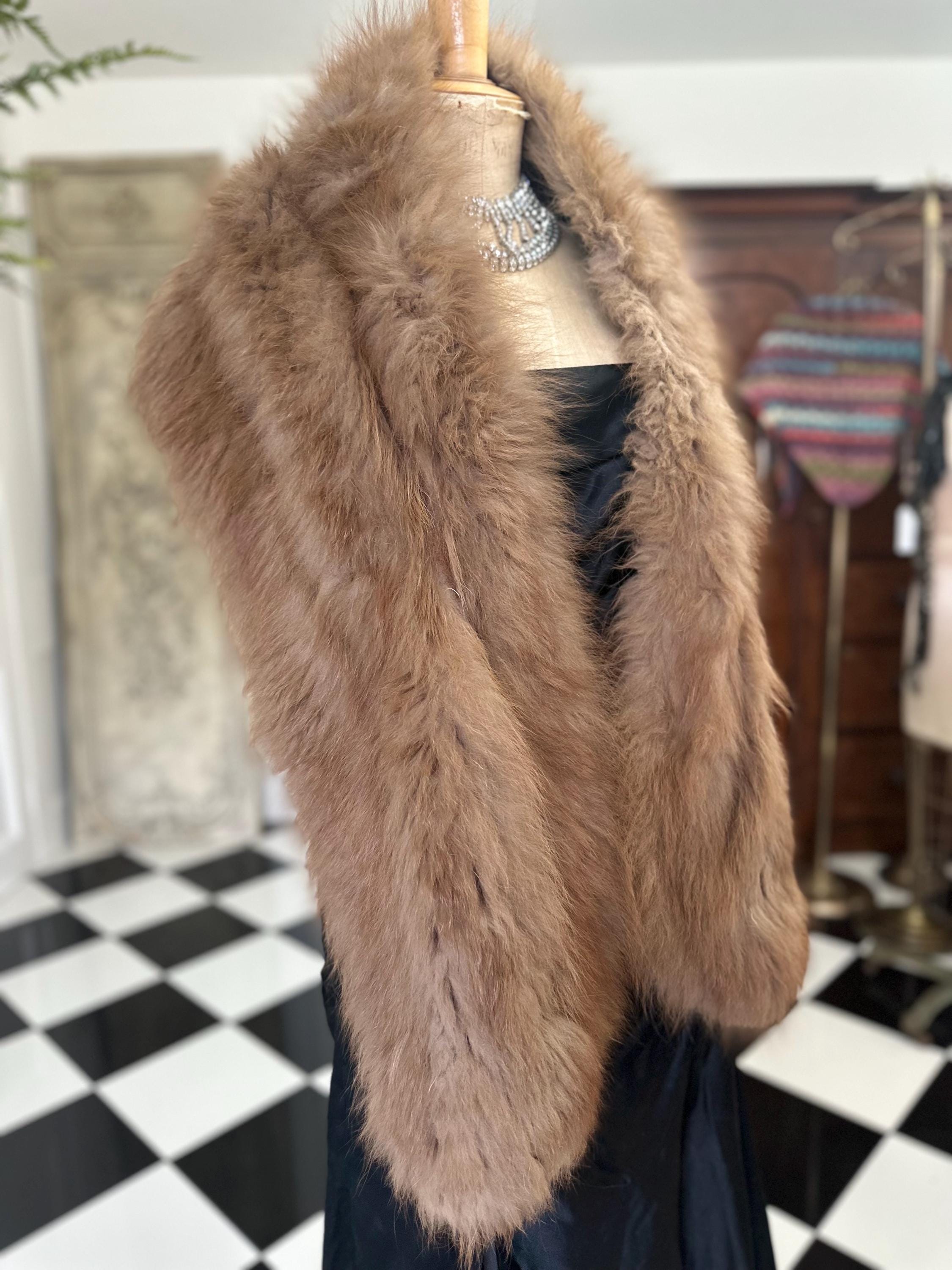 1940s Cream fur shrug with brooch