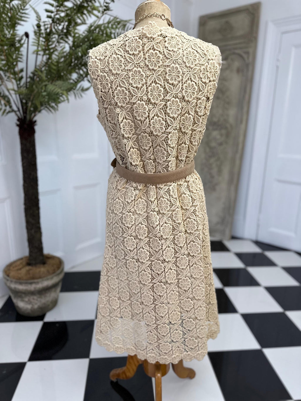 1970s boho style cream lace sleeveless long cardigan