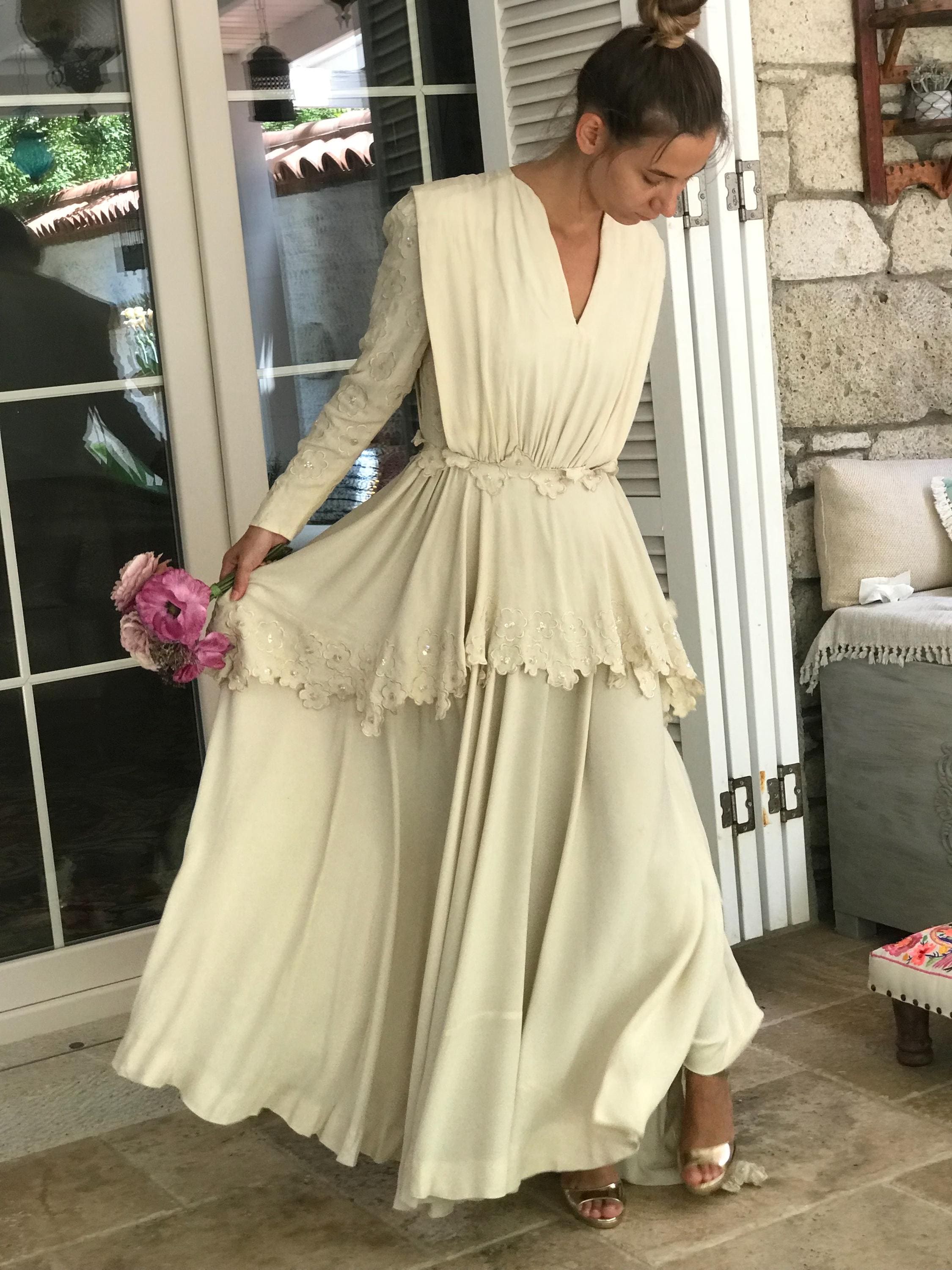1940s Vintage Cream Georgette Wedding Dress with Floral Embroidery