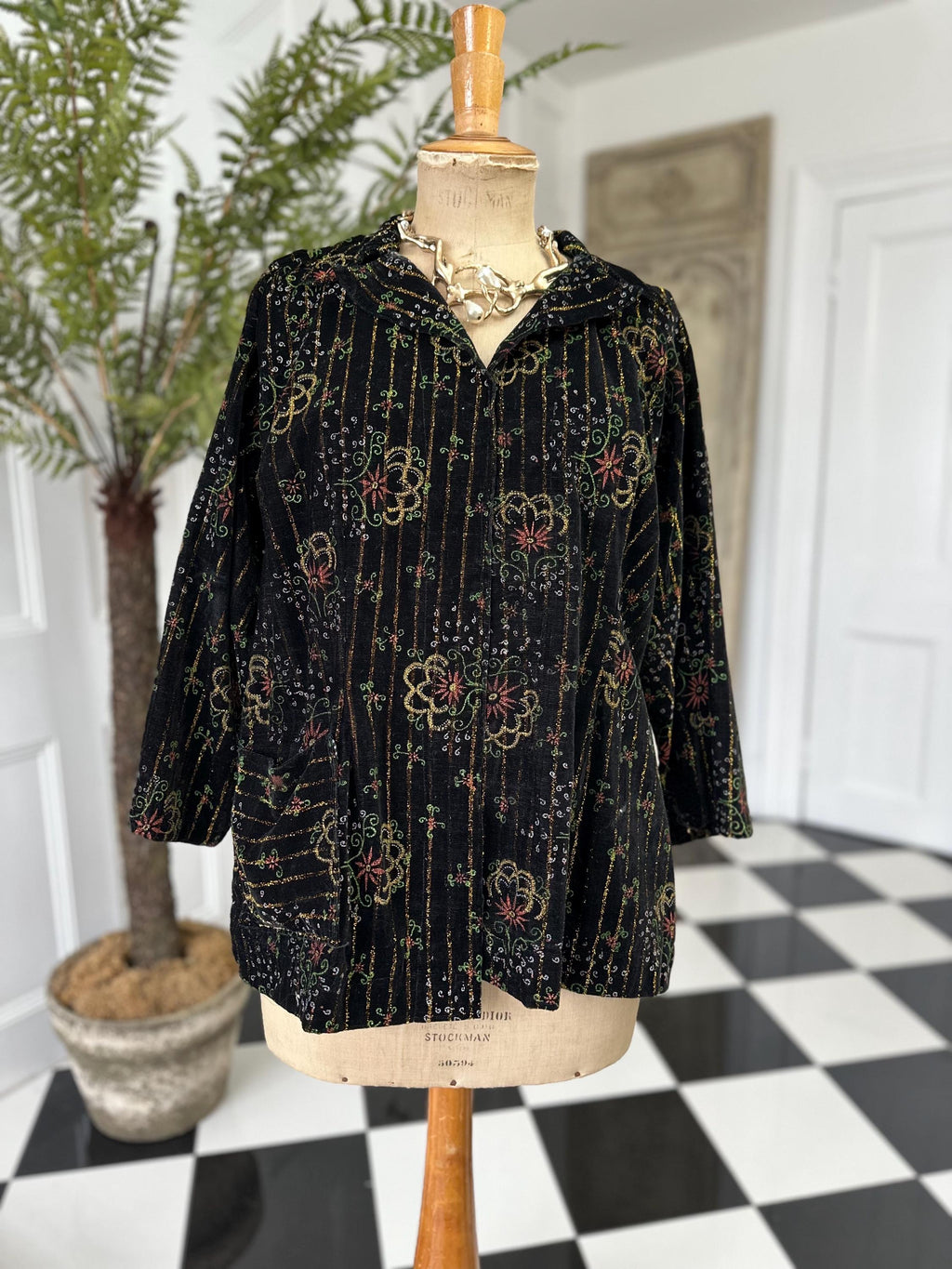 1970s box style velvet jacket blouse in gold thread floral embroidery