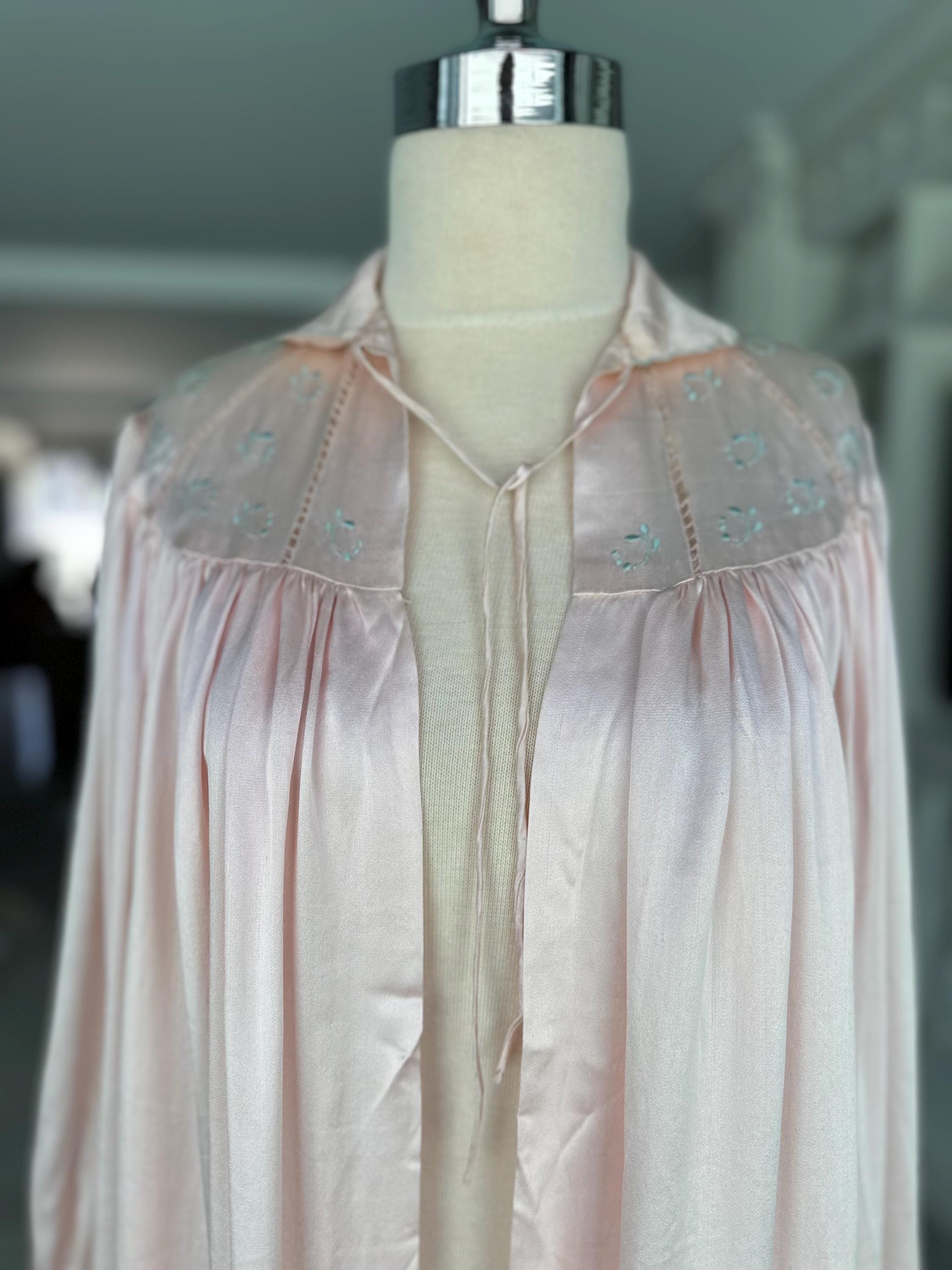 1940s Pink silk robe dressing gown