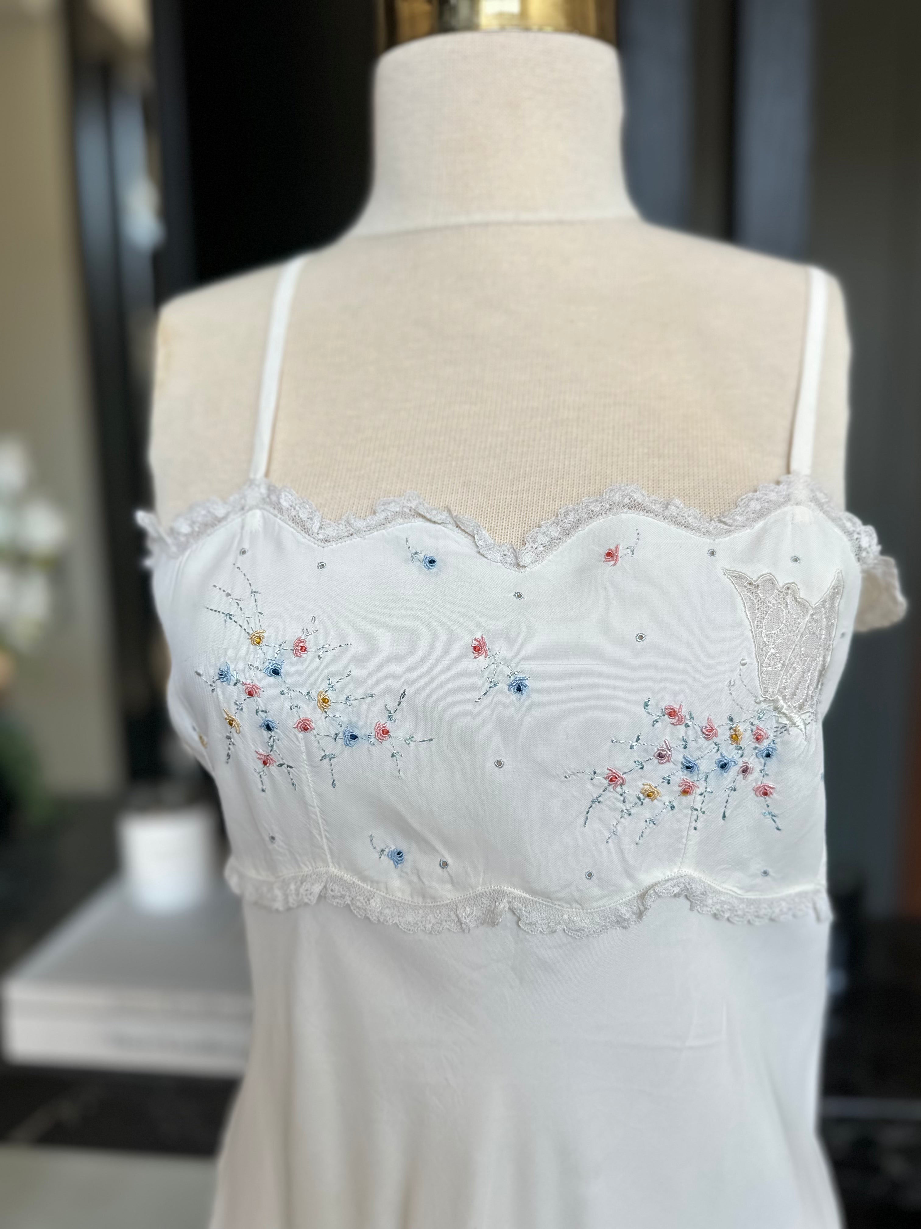 1930s White short slip dress with hand embroidery