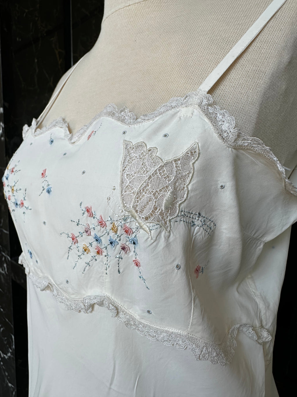1930s White short slip dress with hand embroidery