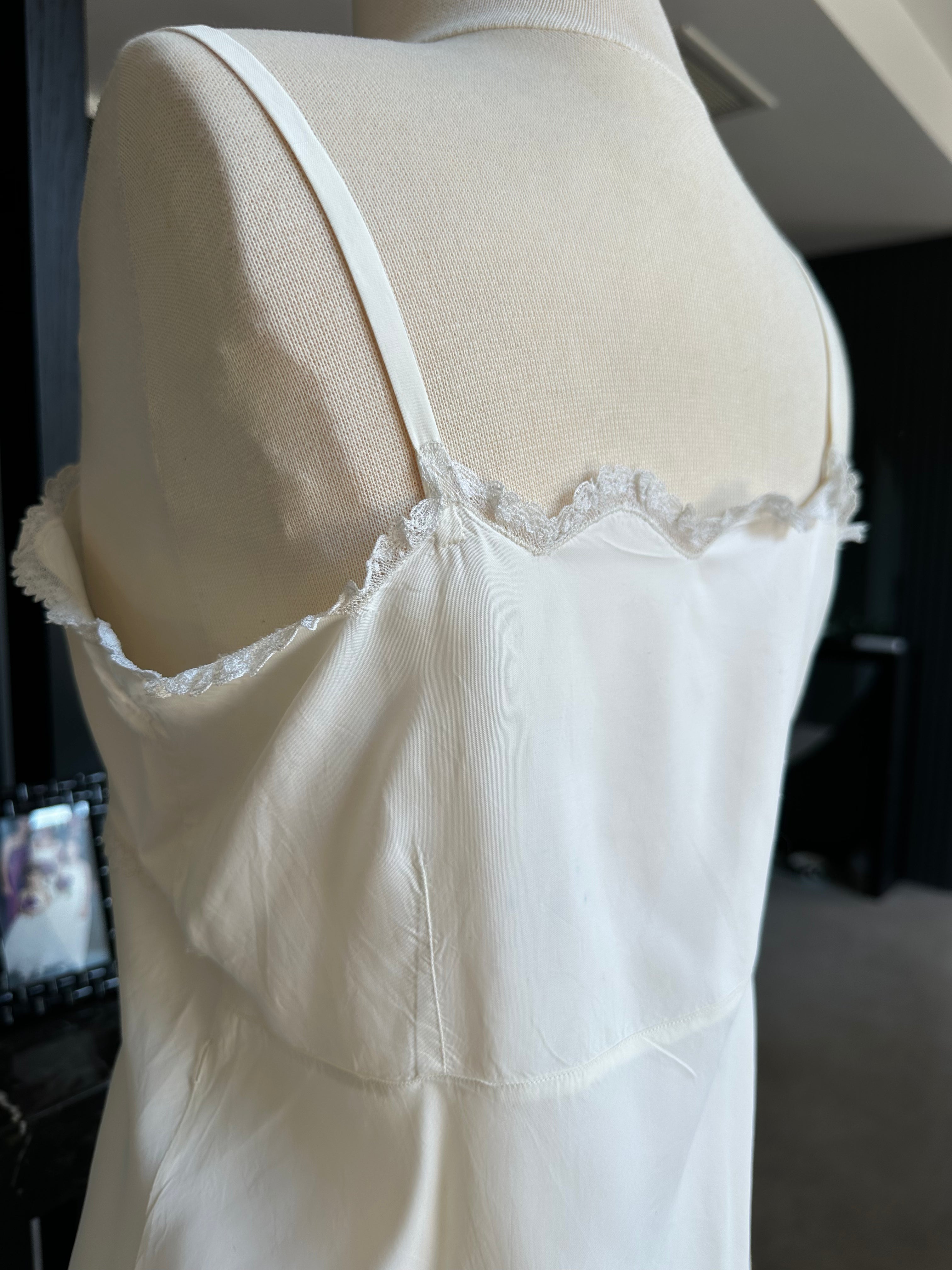 1930s White short slip dress with hand embroidery