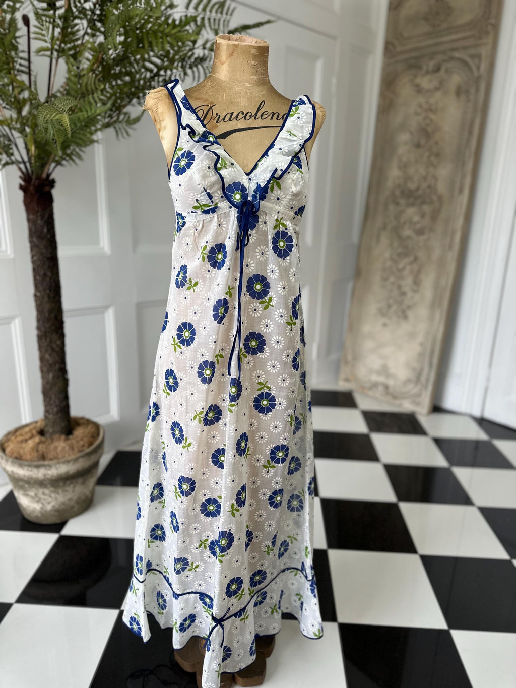 1970s floral Maxi dress unworn
