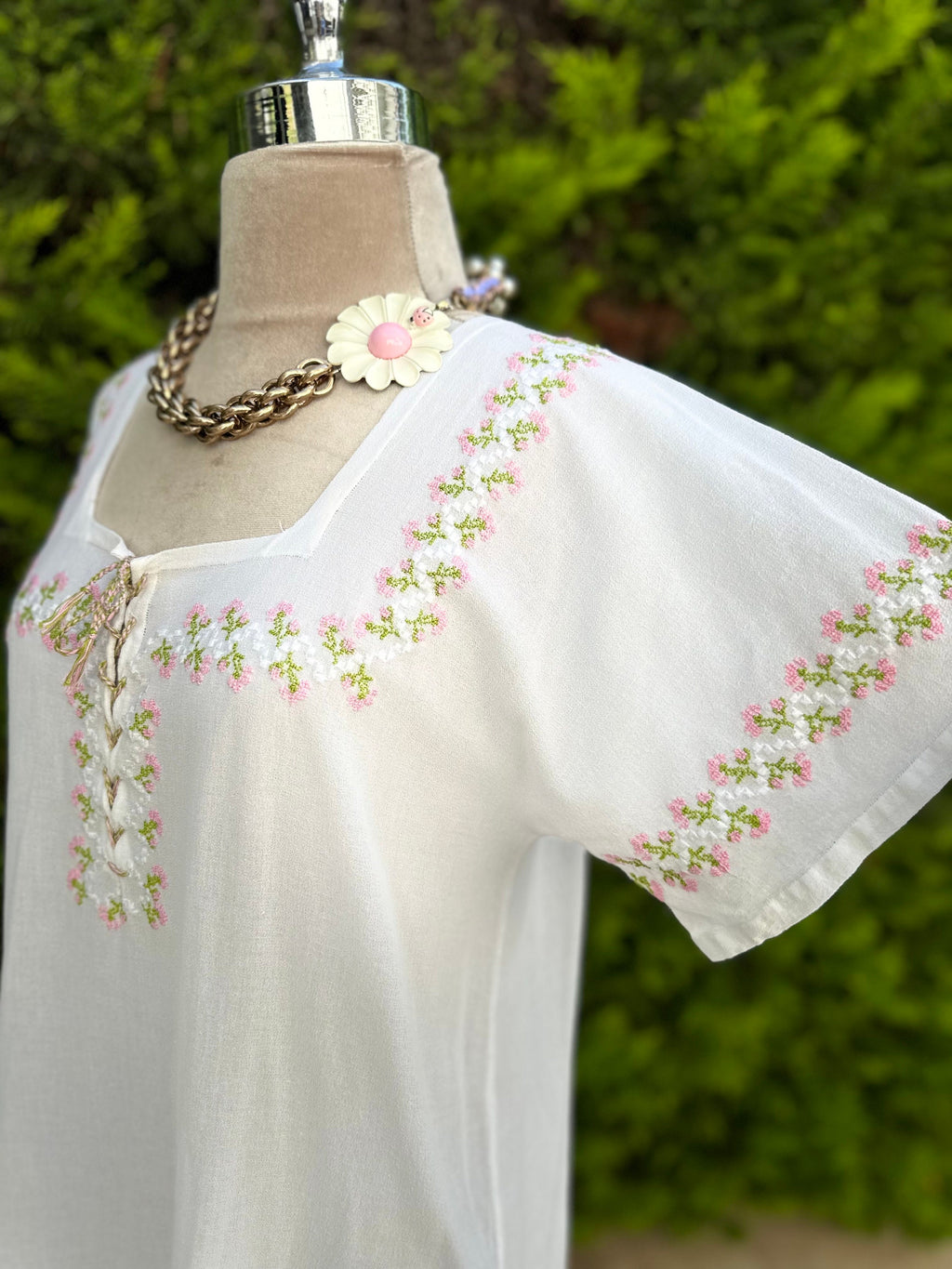 1940 white georgette hand embroidery long smock dress