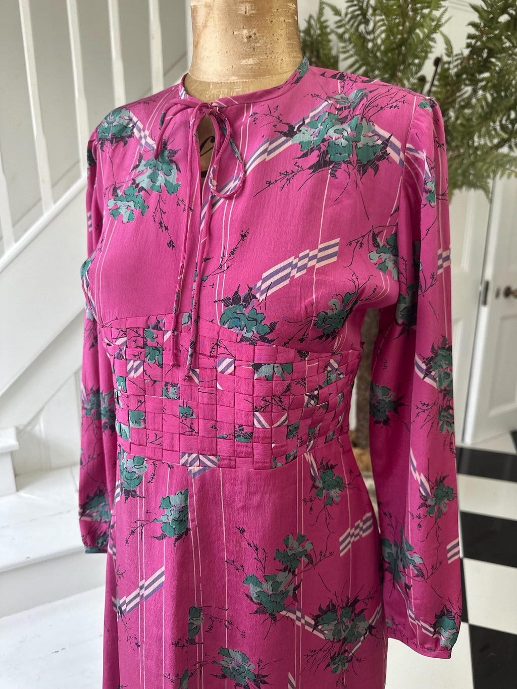1970s vintage pink floral silk dress