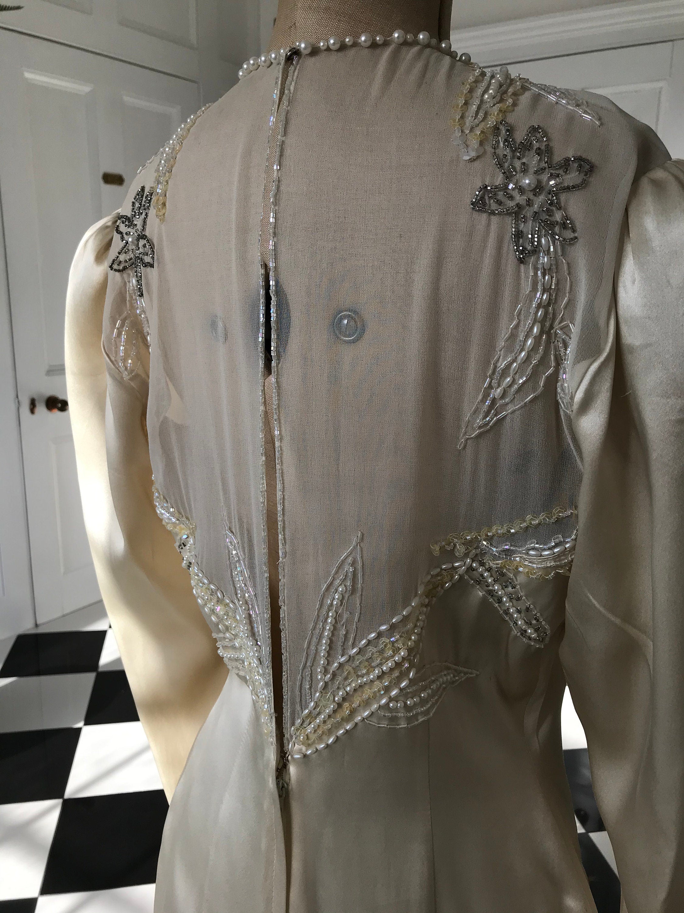 1980s sexy stylish wedding dress silk and pearl embellishment label Vermeuil cache