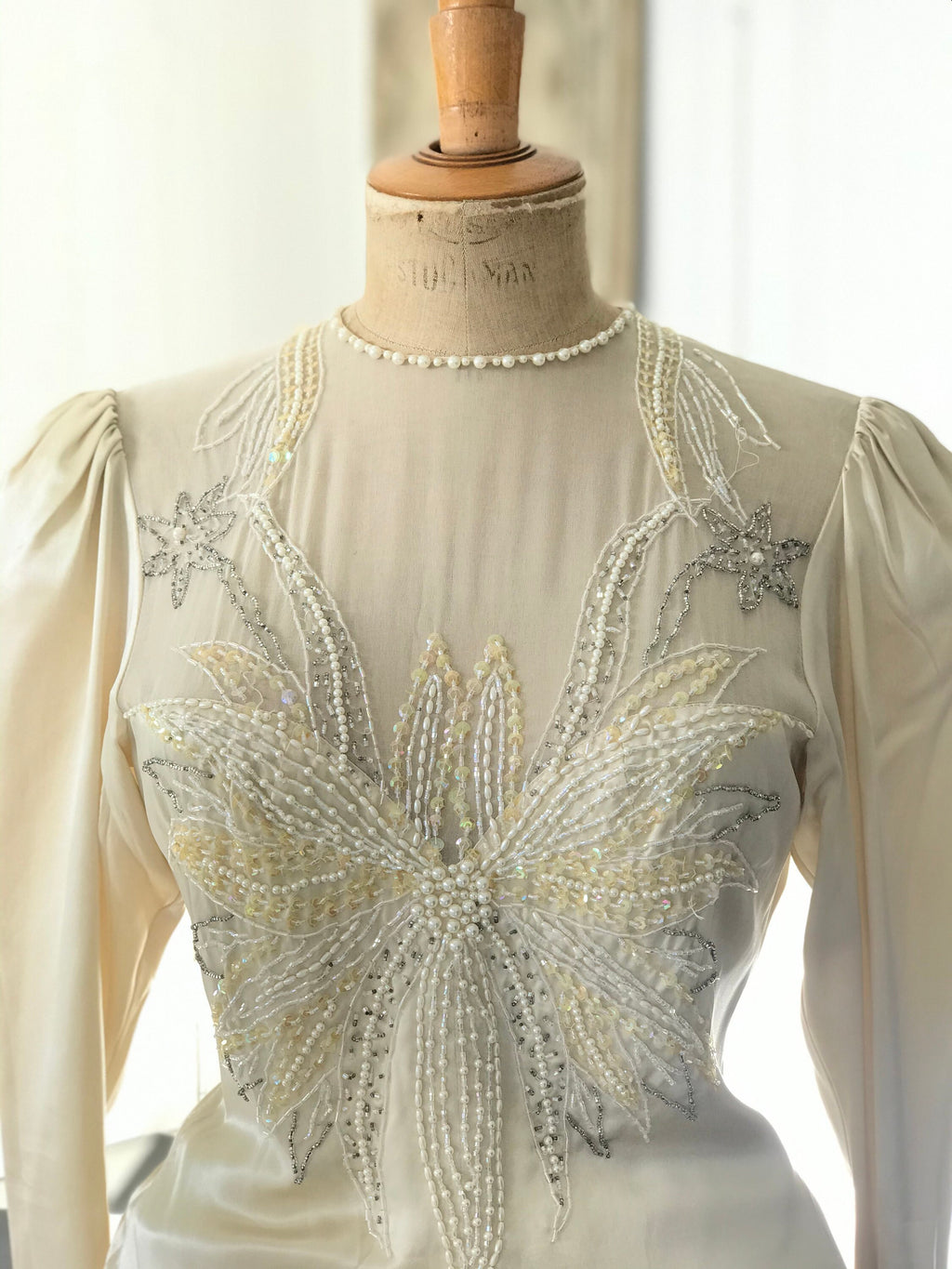 1980s sexy stylish wedding dress silk and pearl embellishment label Vermeuil cache