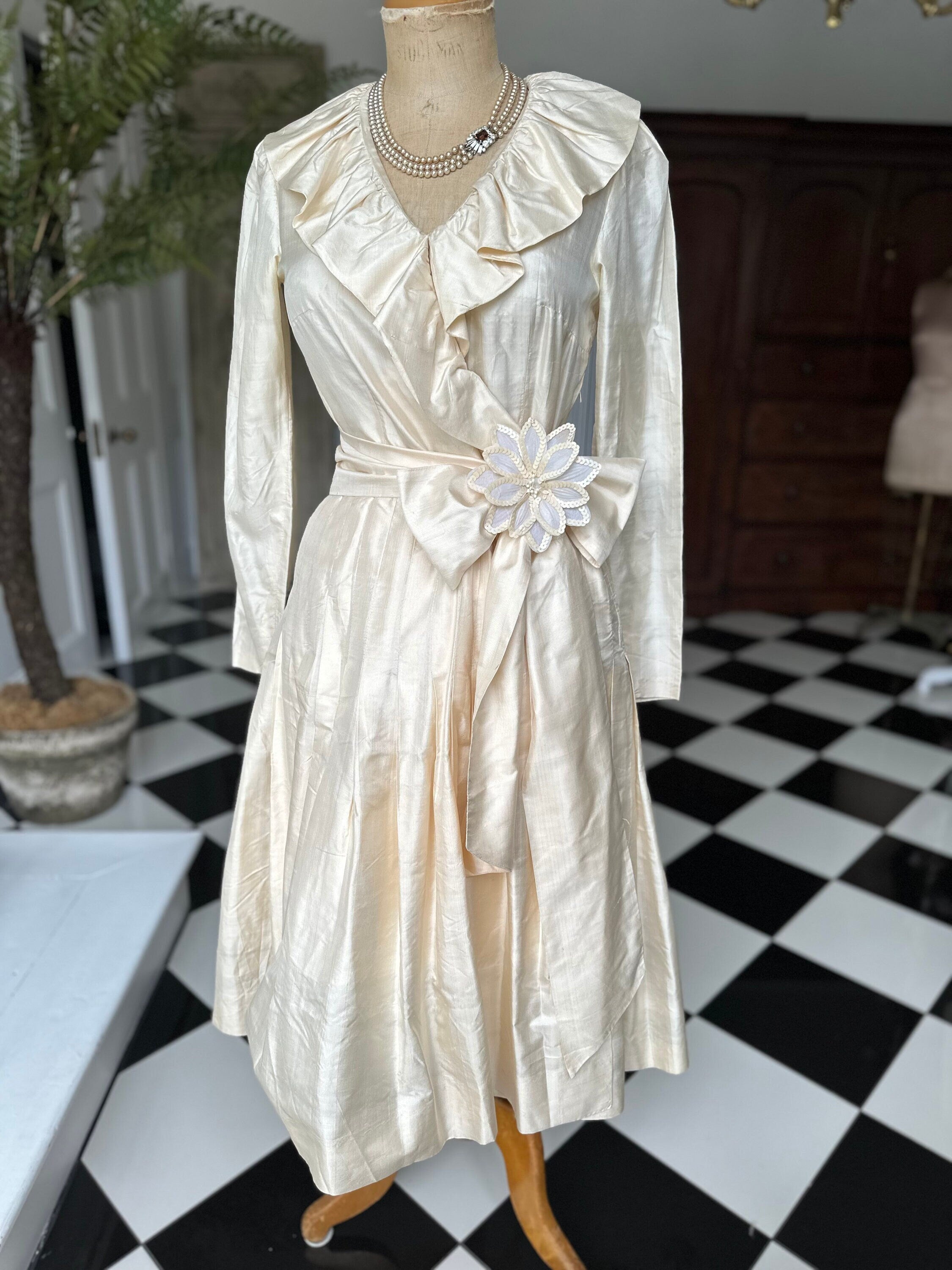 1970 Vintage Dupion silk dress long sleeve