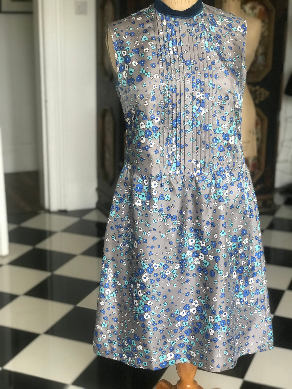 1960s French pretty floral dress