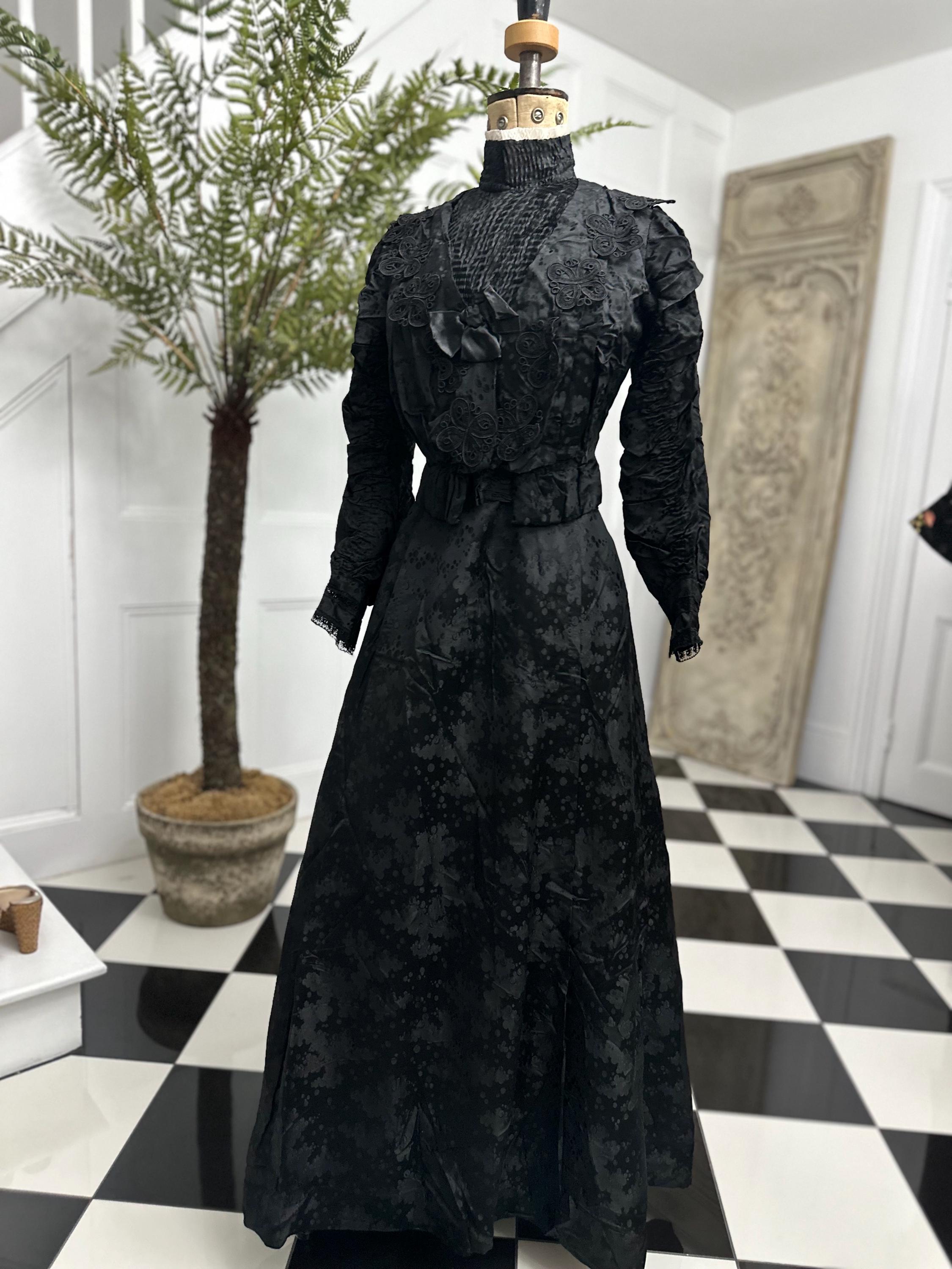 Victorian Black Silk Bodice and Skirt Set: Tape Lace Detail