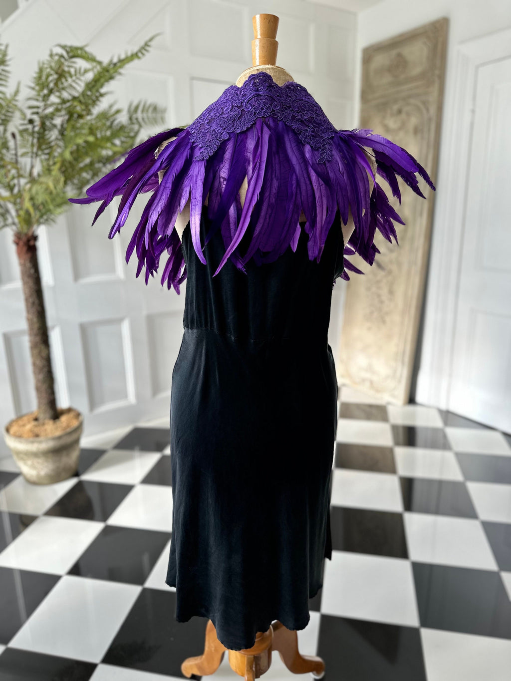 1920s 1930s Vintage style purple feather cape shawl with lace trimming details