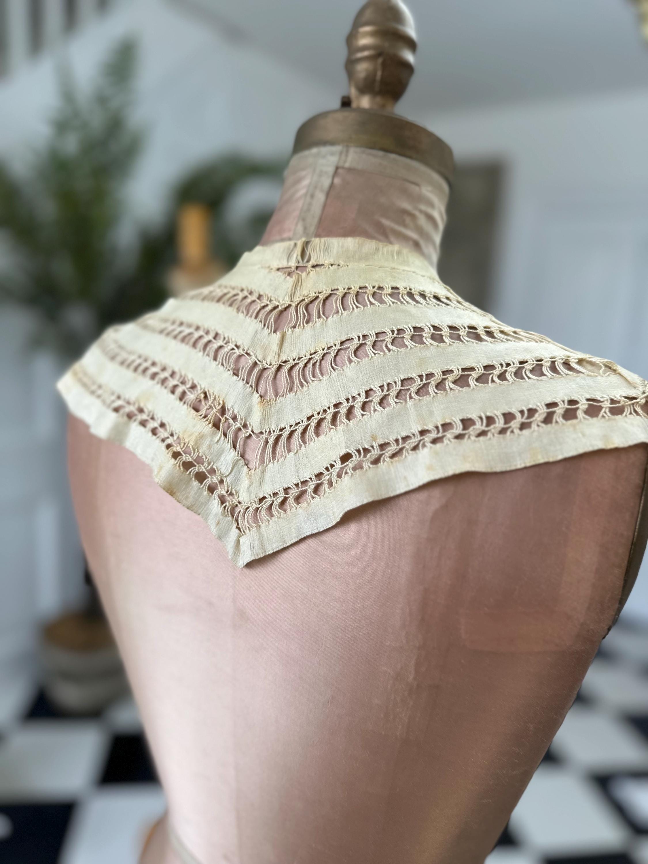 1910s Antique cream silk large collar hand made