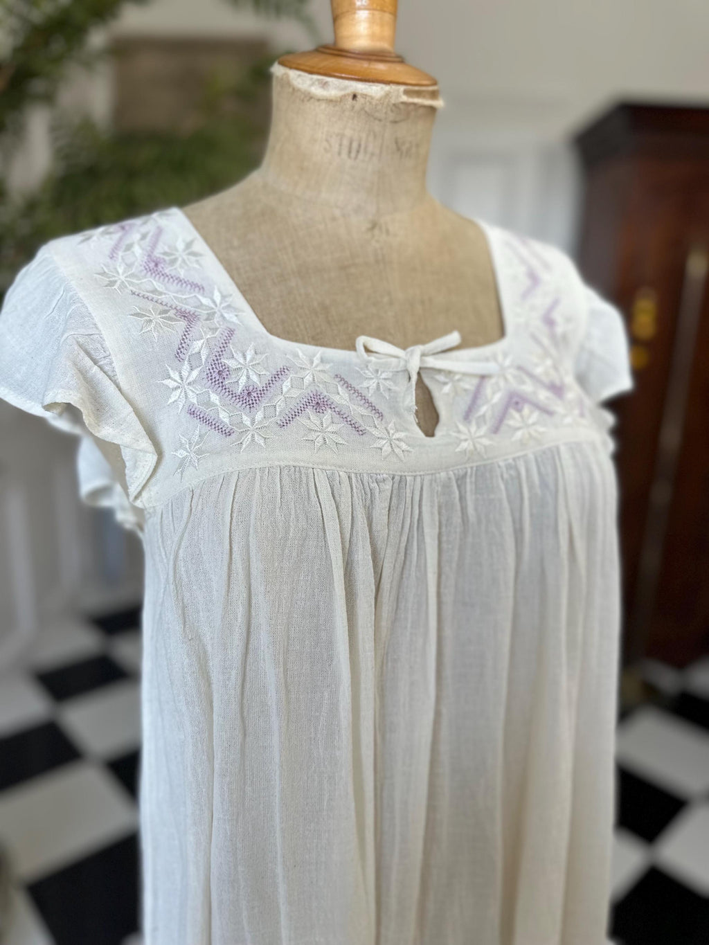 Vintage 1970s muslin long dress with hand embroidery in mauve and cream