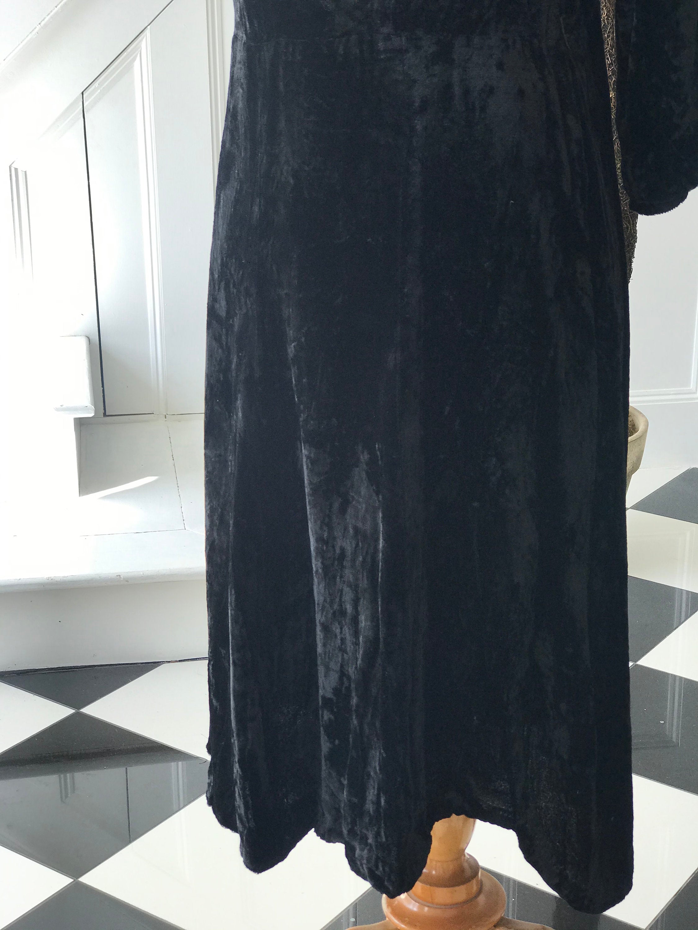 1930 1940s Black velvet dress with gold dress clip