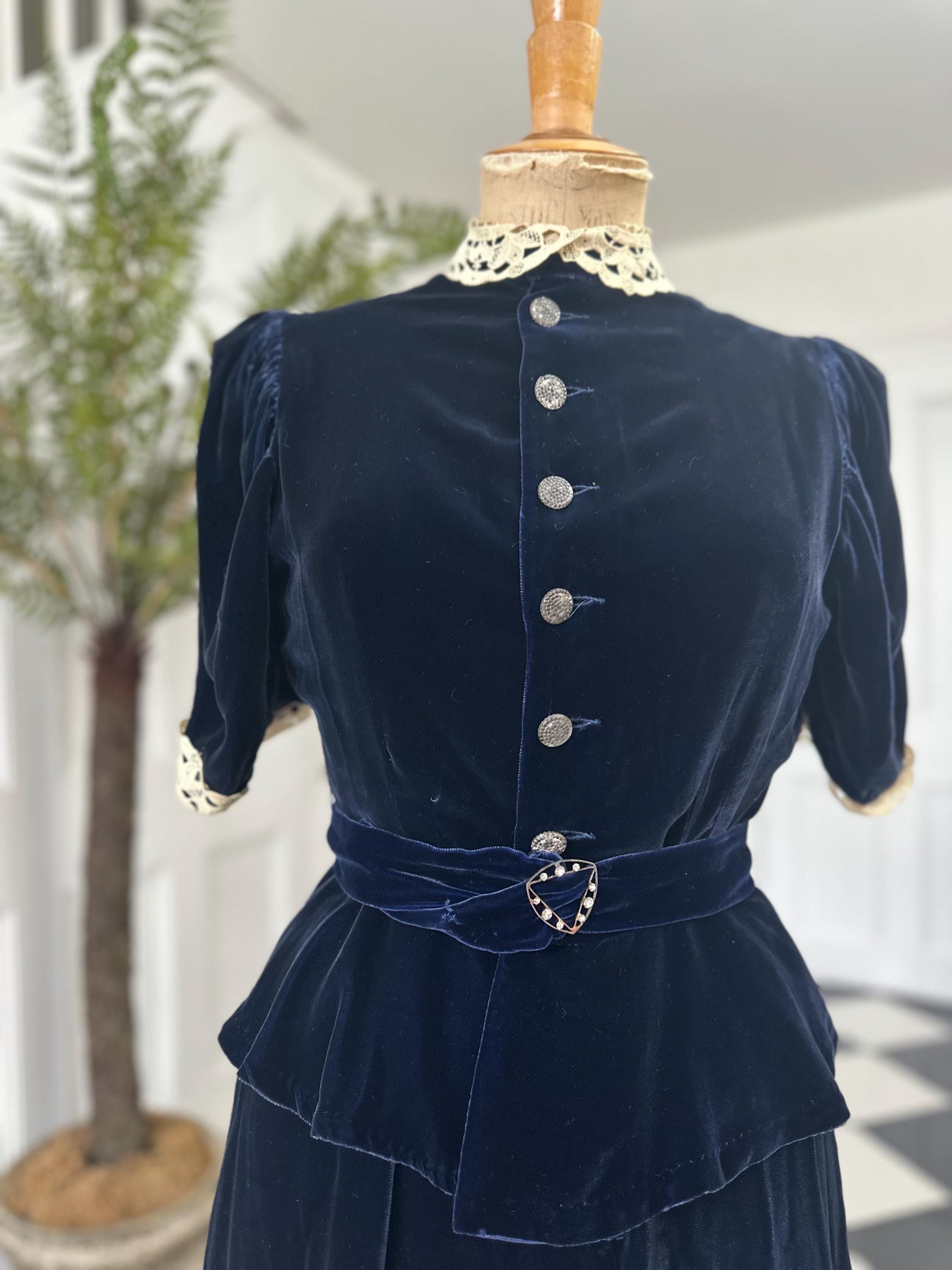 1940s Navy Silk Velvet Dress & Jacket Set – Peplum Waist, Lace Collar, Cocktail Outfit