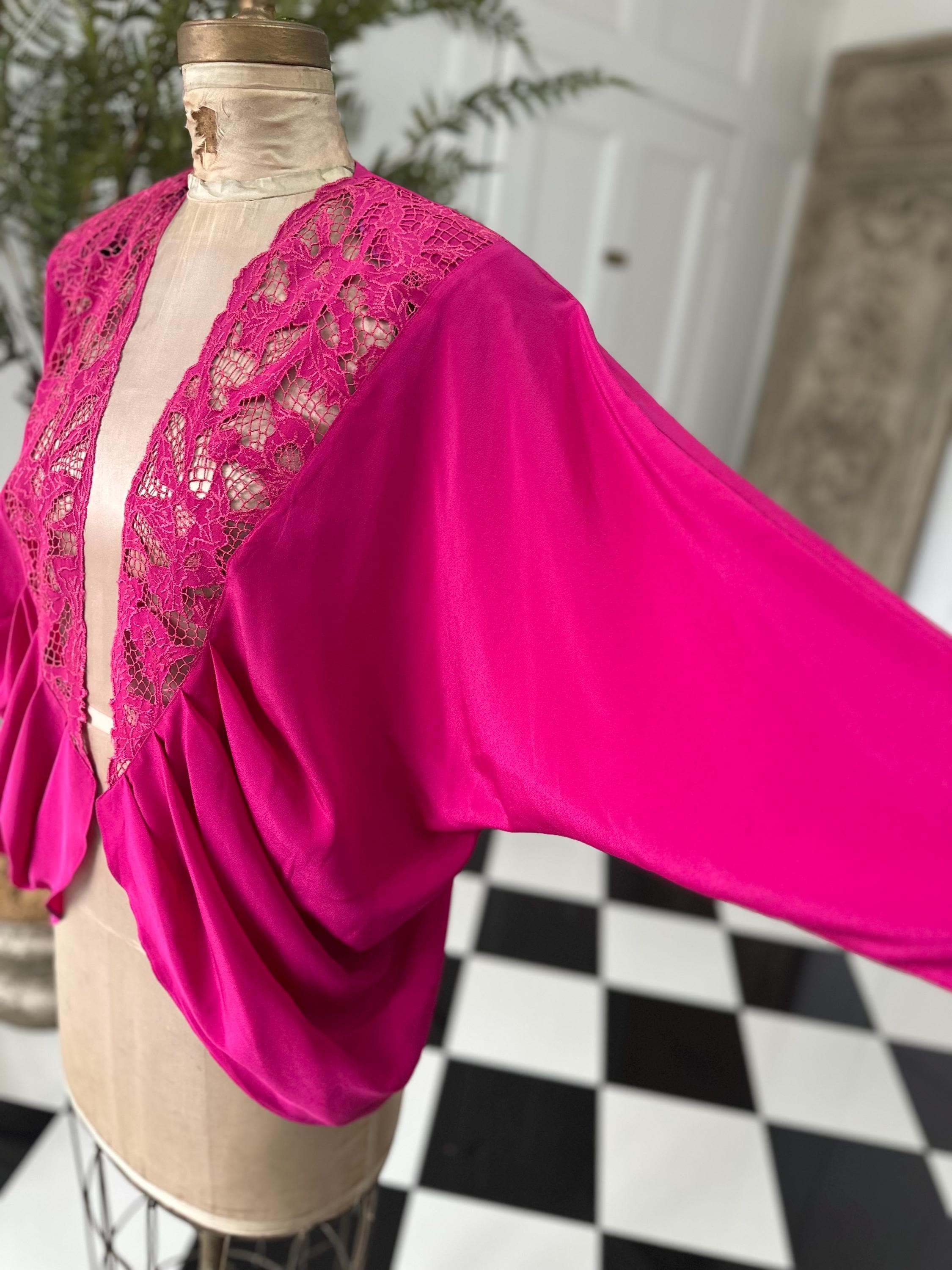 Vintage 1980s fuchsia lace trim bolero evening jacket
