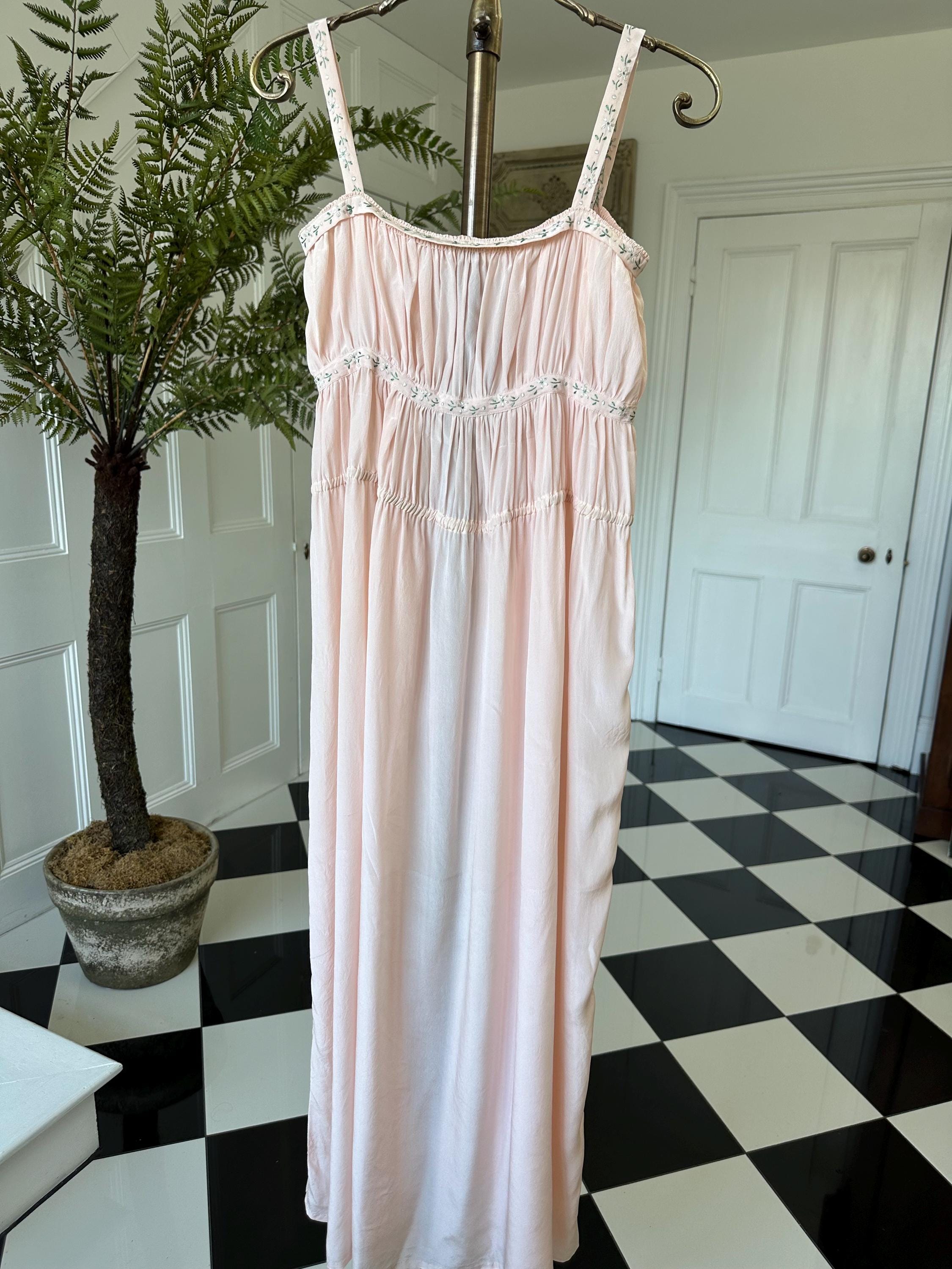 1940s Vintage Peach Silk Dress