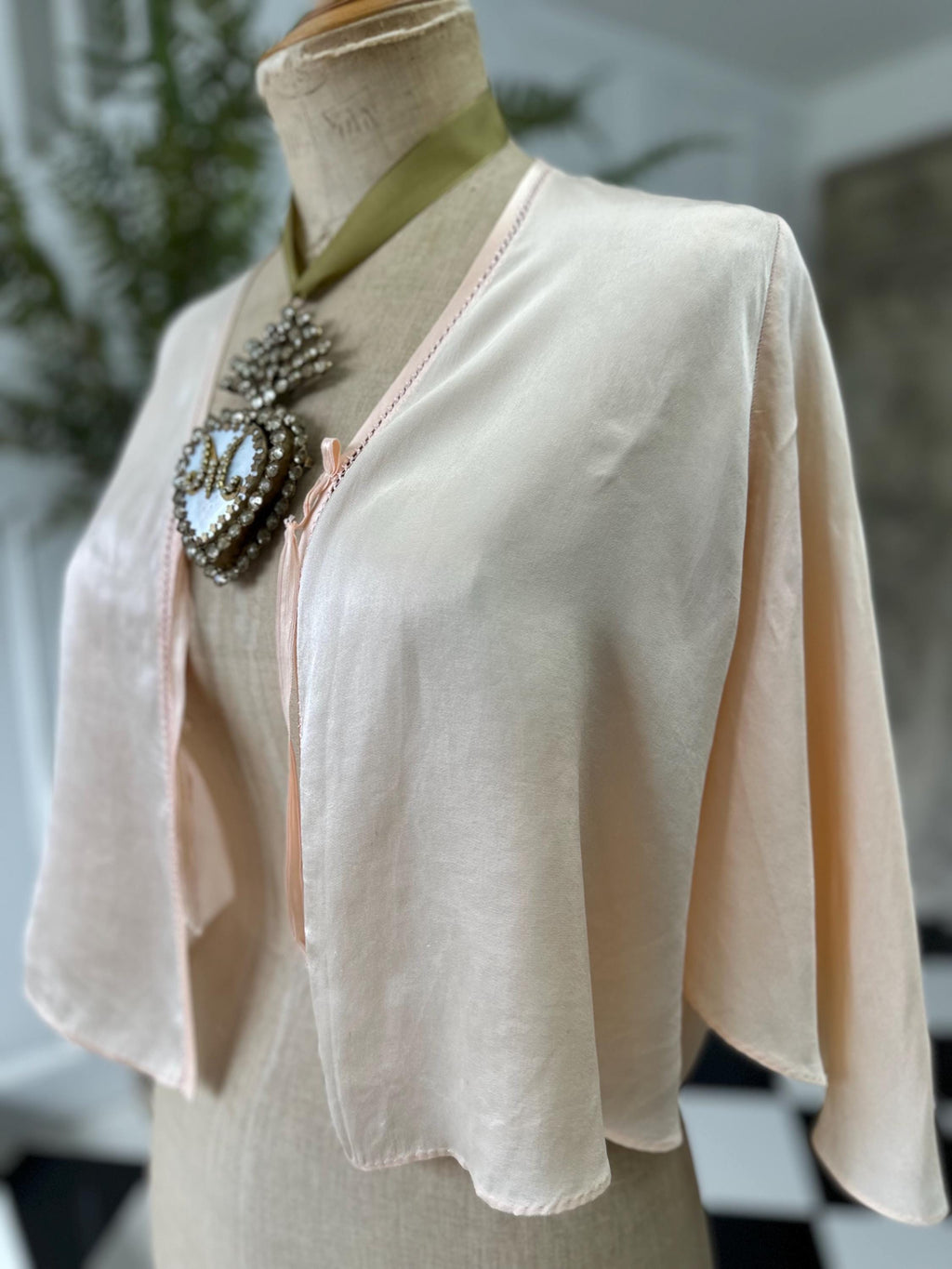 1930s Peach Silk Bed Jacket with Tiny Pocket
